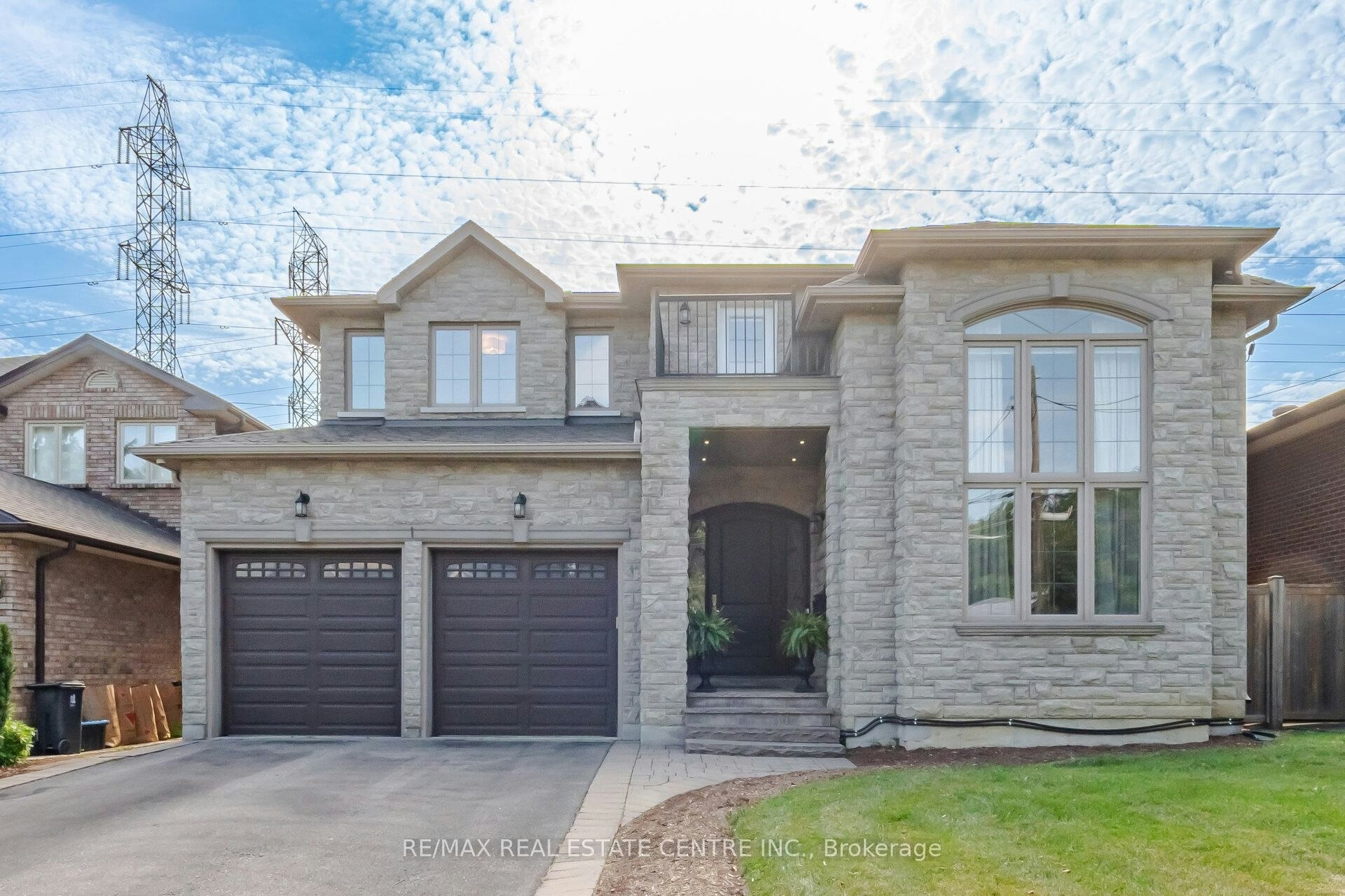 60 Jopling Avenue N, Toronto, ON, M9B 4G2
