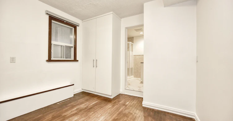 Main Floor-8 Corby Avenue, Toronto, ON, M6E 1V1 - 4