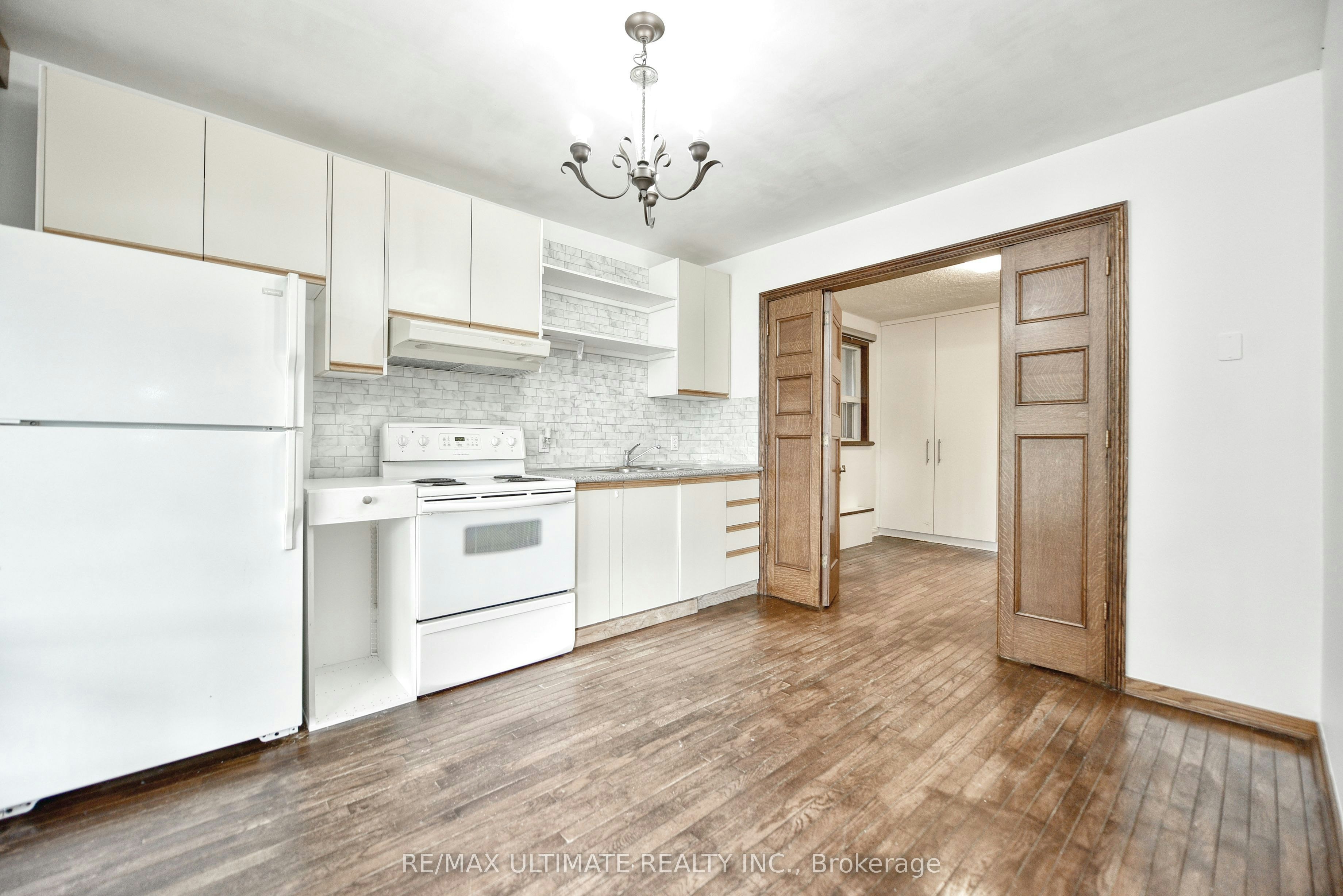 Main Floor-8 Corby Avenue, Toronto, ON, M6E 1V1 - 10