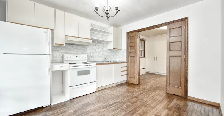 Main Floor-8 Corby Avenue, Toronto, ON, M6E 1V1 - 10