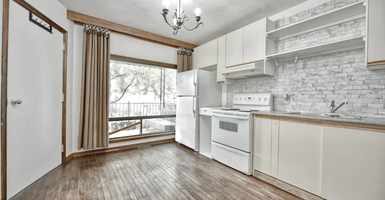 Main Floor-8 Corby Avenue, Toronto, ON, M6E 1V1 - 9