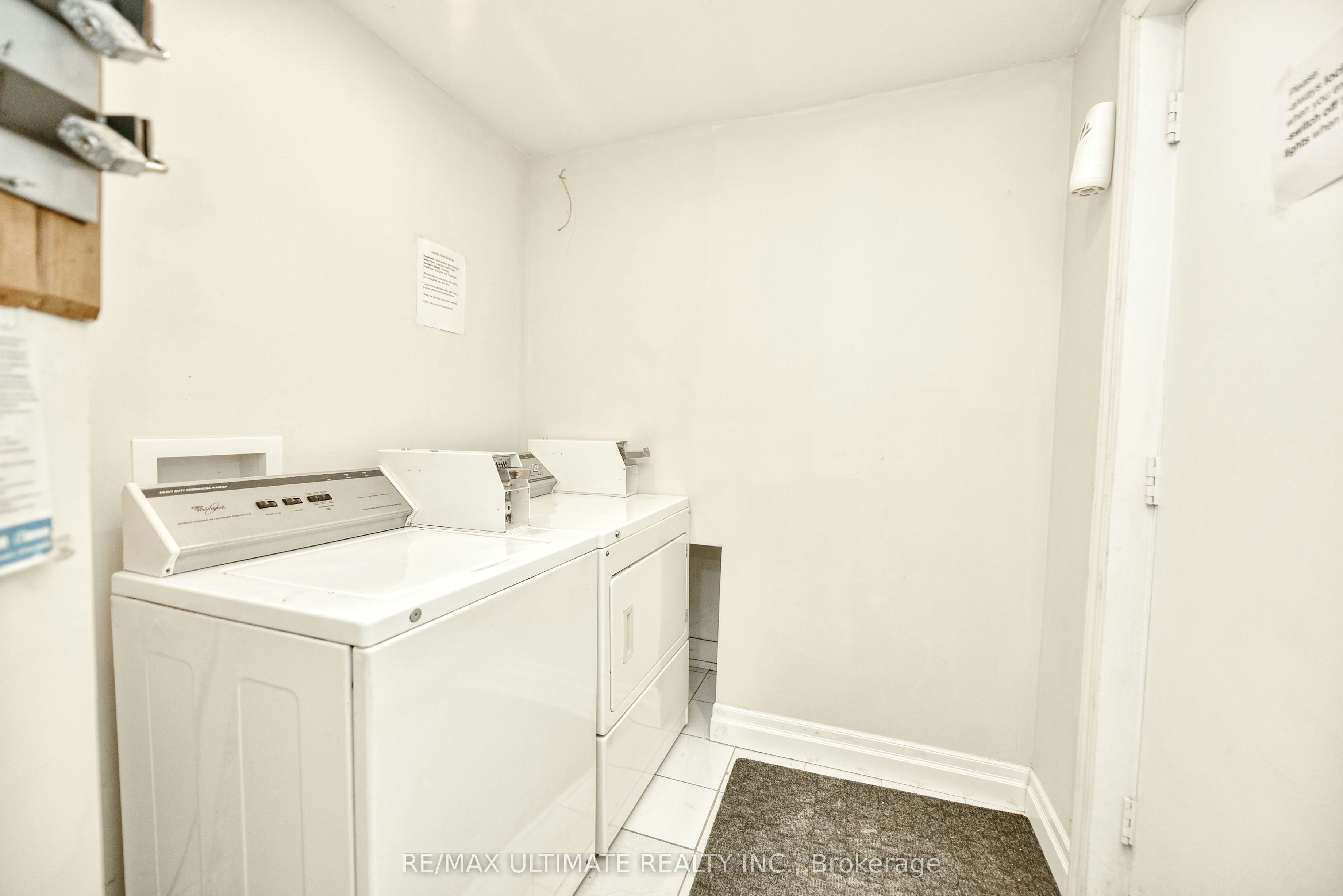 Main Floor-8 Corby Avenue, Toronto, ON, M6E 1V1 - 14