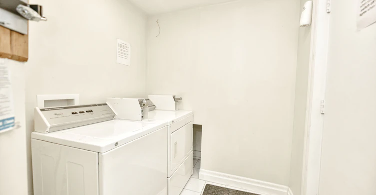 Main Floor-8 Corby Avenue, Toronto, ON, M6E 1V1 - 14