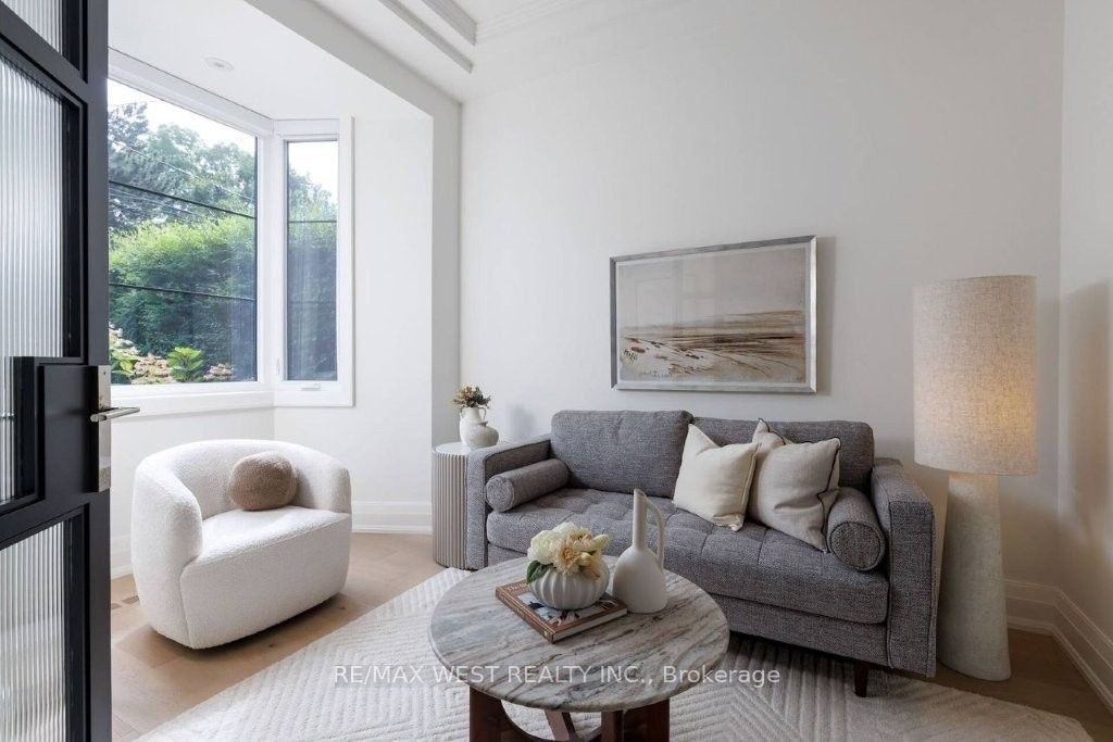 64 Thompson Avenue - 4