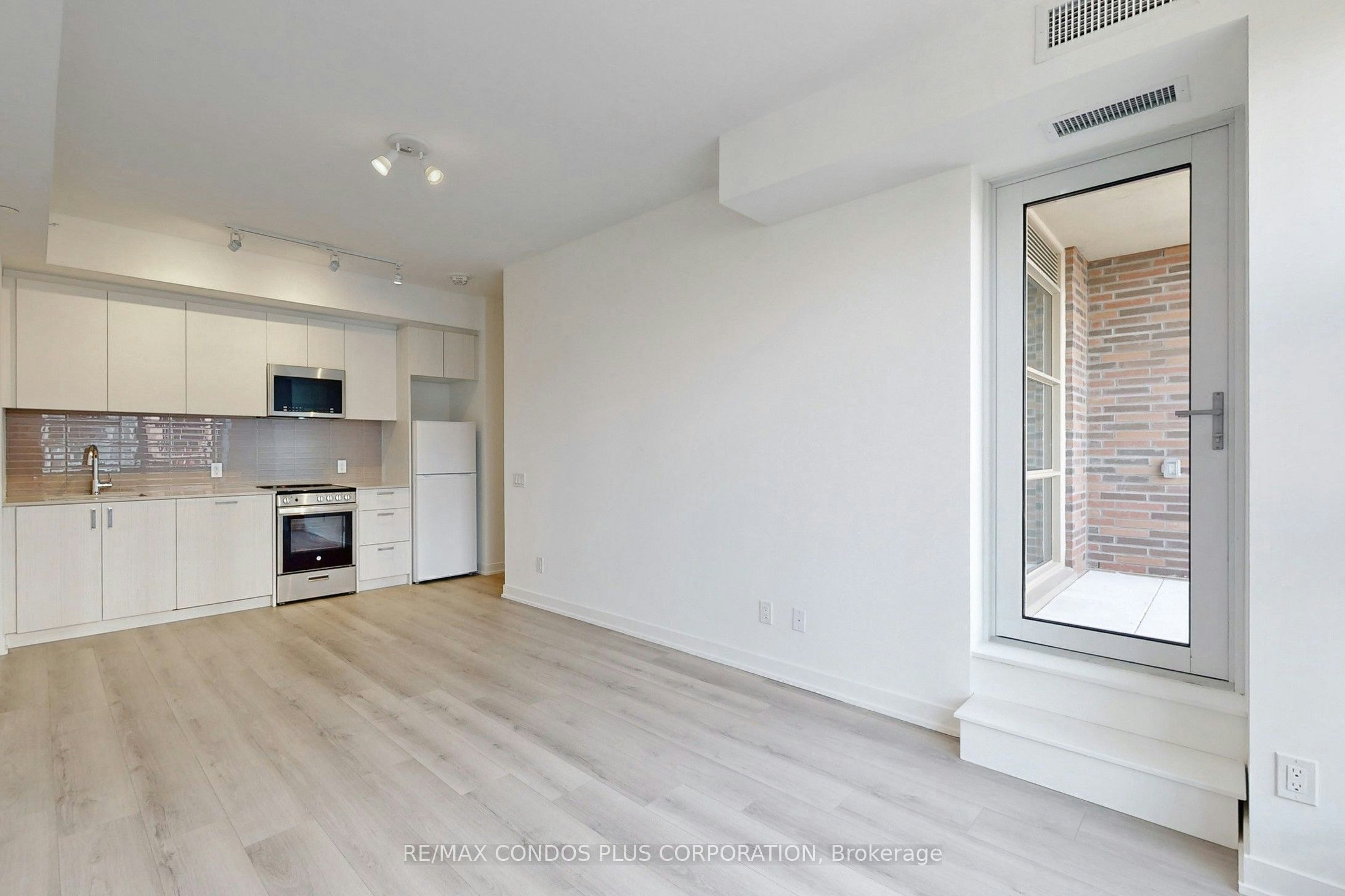 710-1787 St Clair Avenue W, Toronto, ON, M6N 0B7 - 9