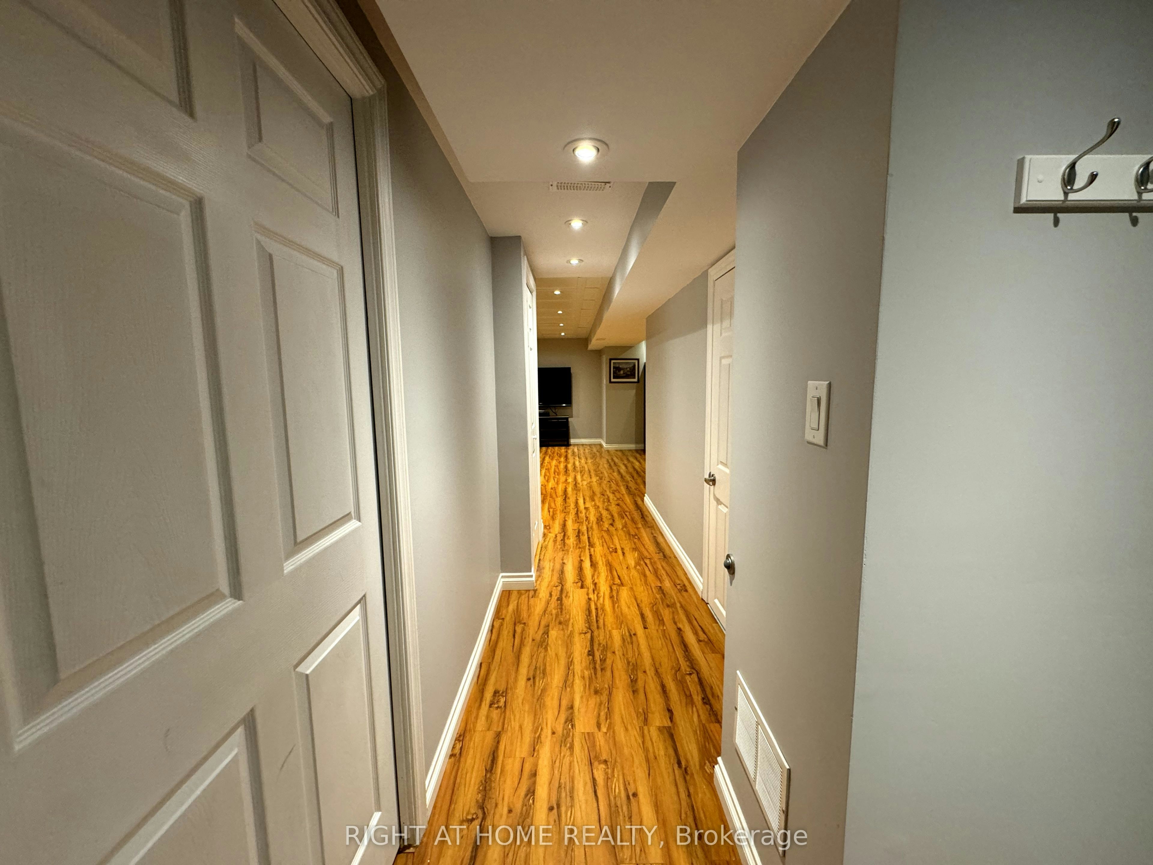 BSMT-4808 Lighthouse Court, Mississauga, ON, L5R 0A4 - 2