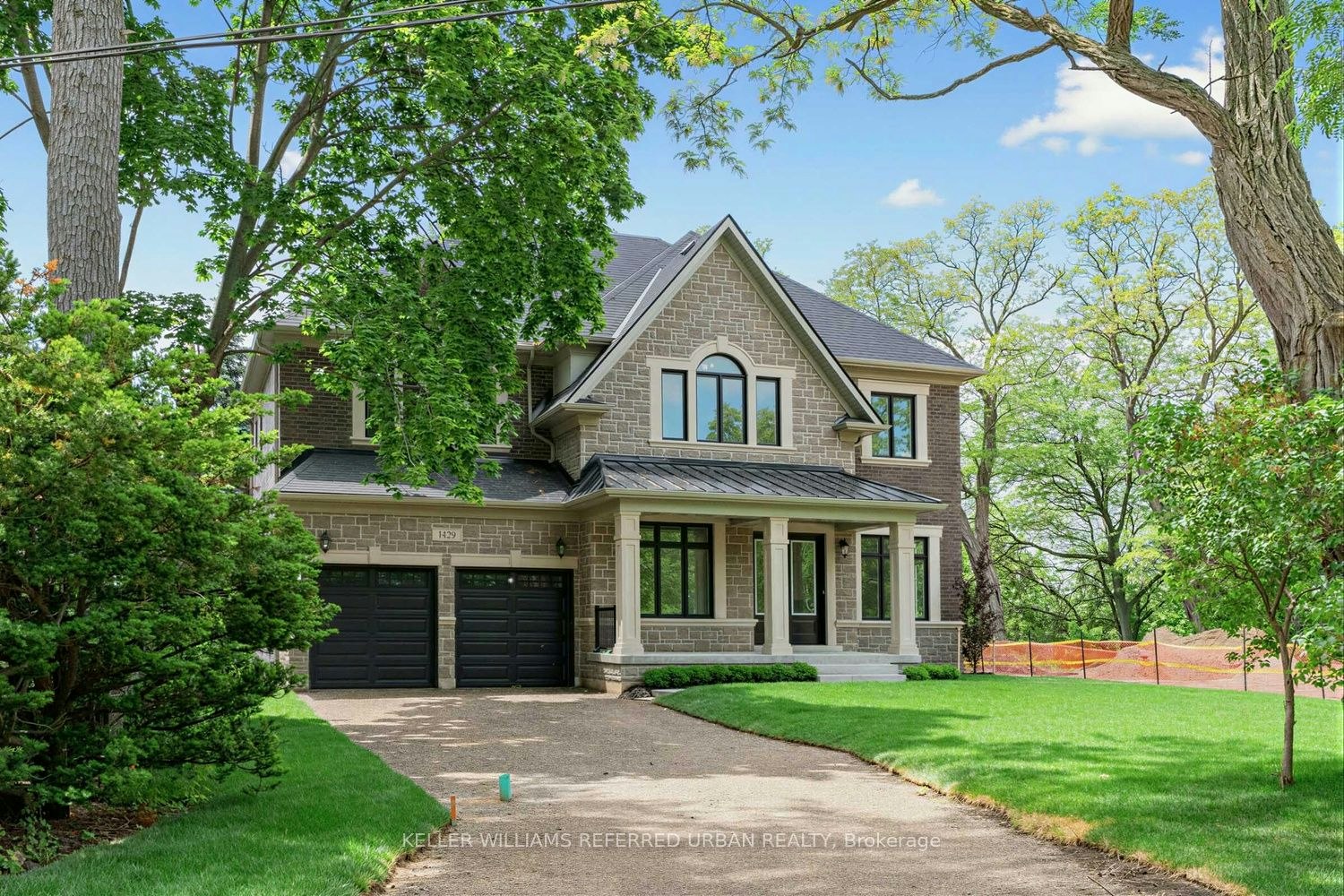1429 Dundas Crescent, Mississauga, ON, L5C 1E8