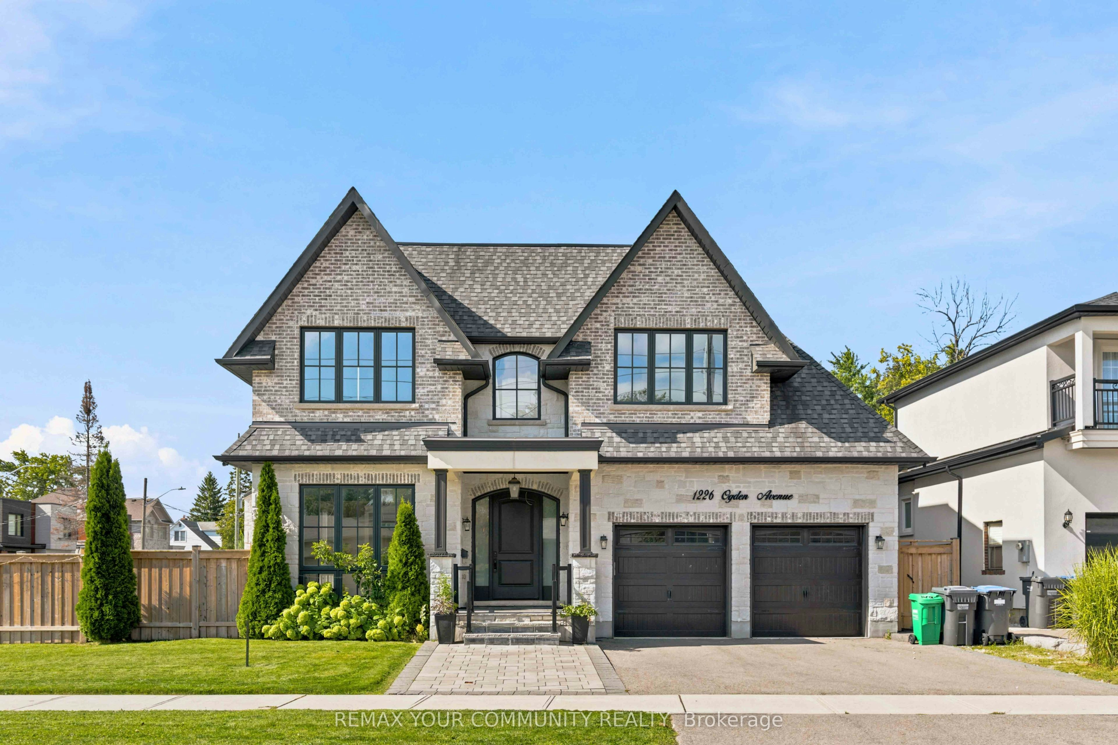 1226 Ogden Avenue, Mississauga, ON, L5E 2H4