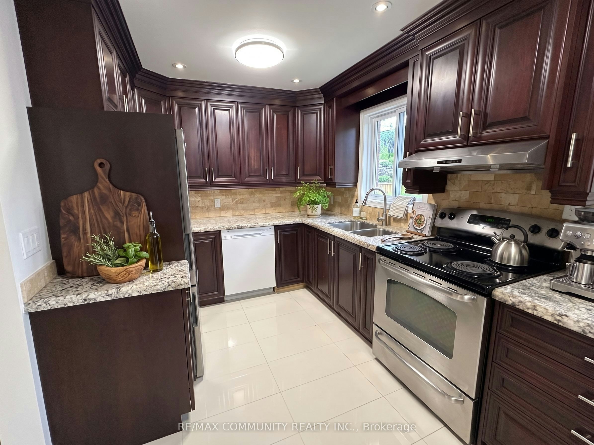 4198 Powderhorn Crescent, Mississauga, ON, L5L 3B9 - 3