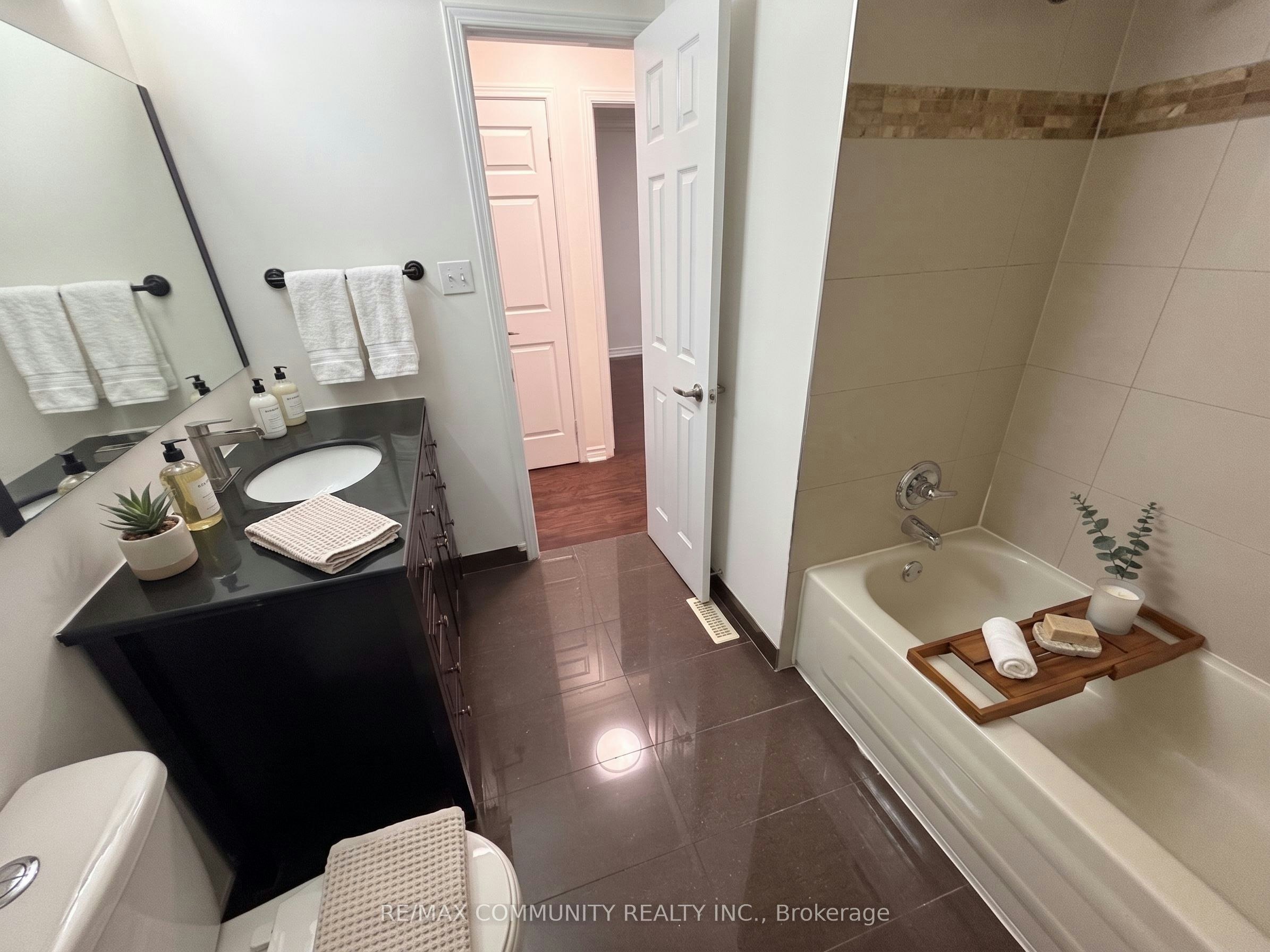 4198 Powderhorn Crescent, Mississauga, ON, L5L 3B9 - 5