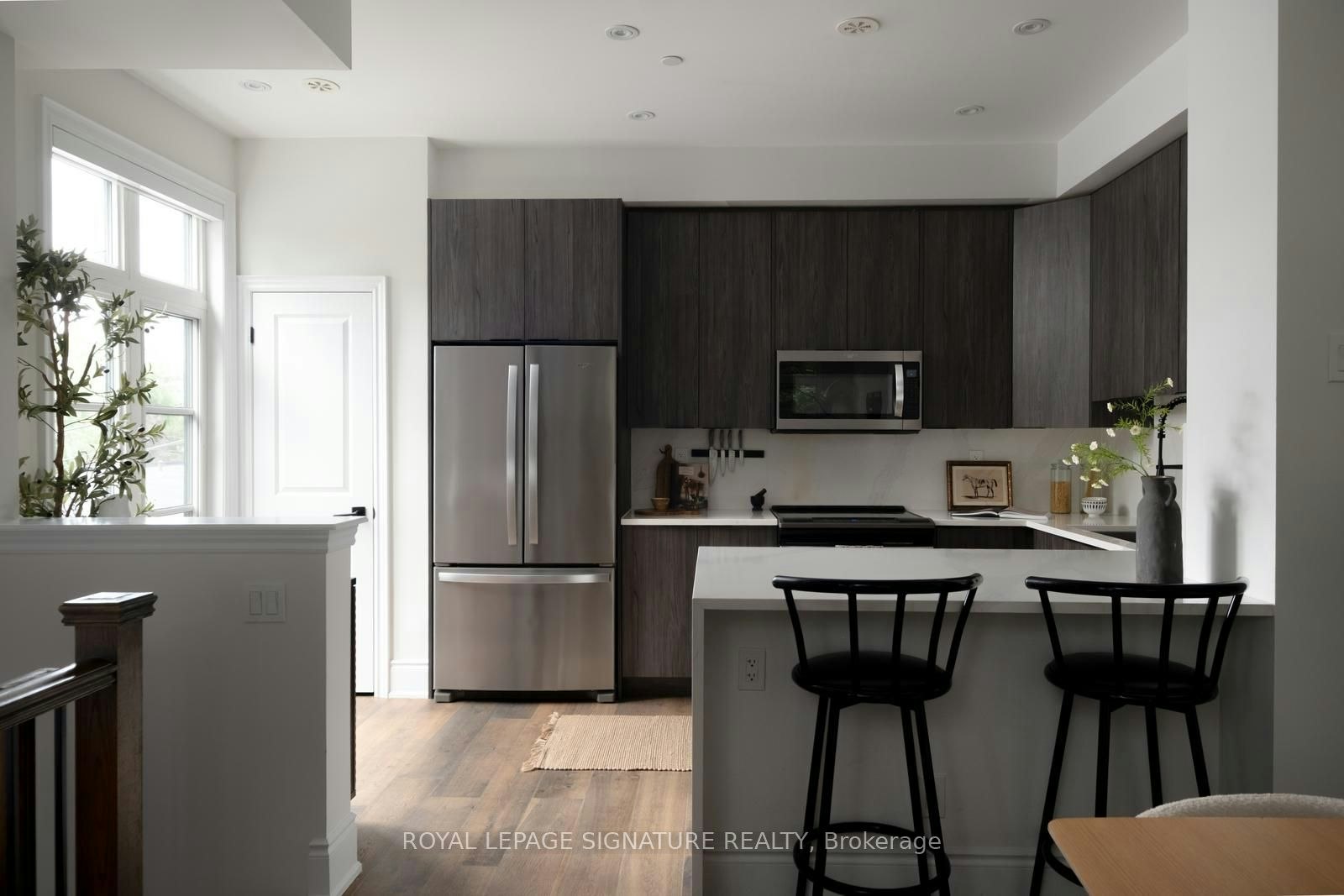 73-71 Elder Avenue, Toronto, ON, M8W 0B8