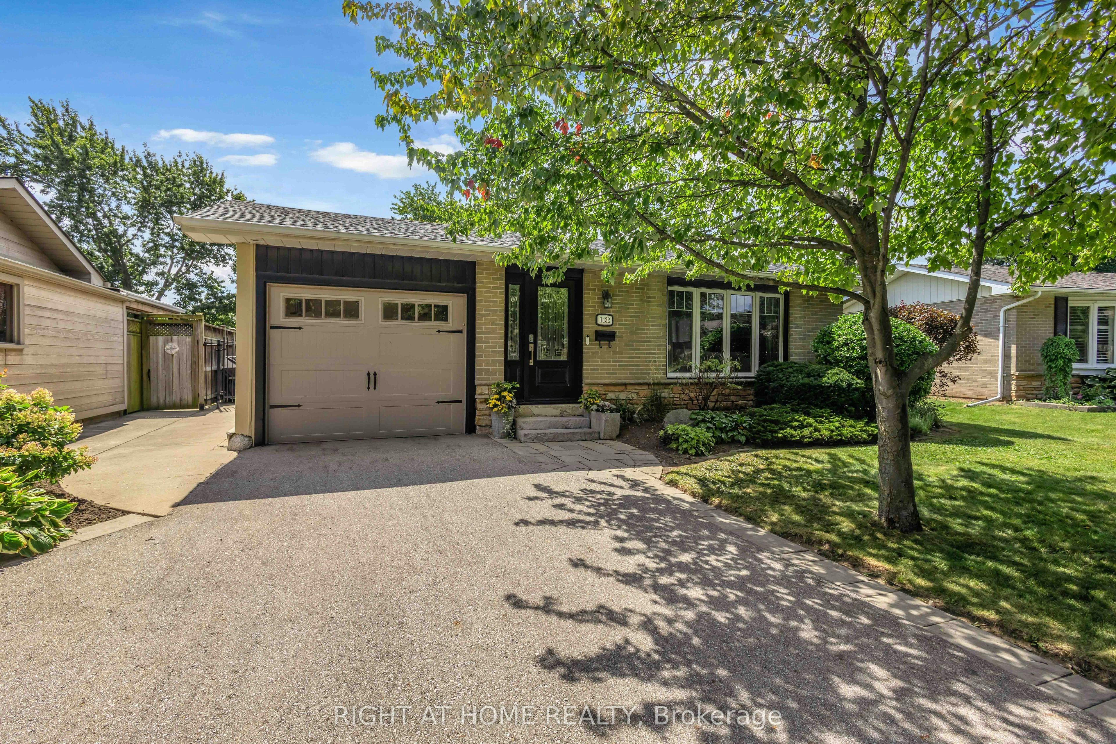 1432 Dewbourne Crescent, Burlington, ON, L7M 1E7