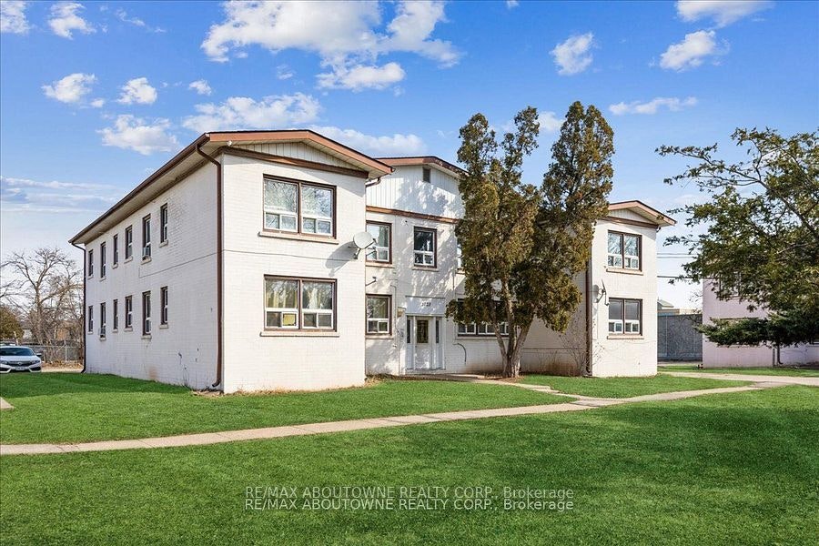 7-1031 Churchill Avenue E, Oakville, ON, L6H 1A3