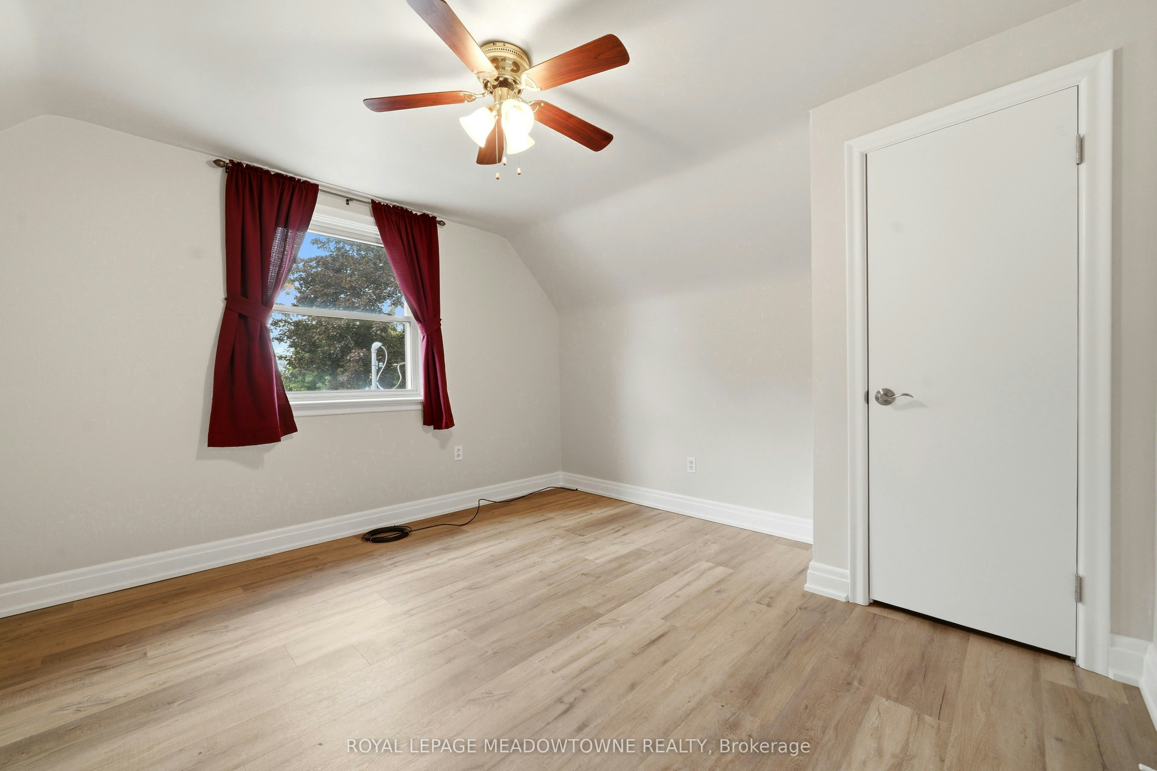 20 Delrex Boulevard, Halton Hills, ON, L7G 3X7 - 24