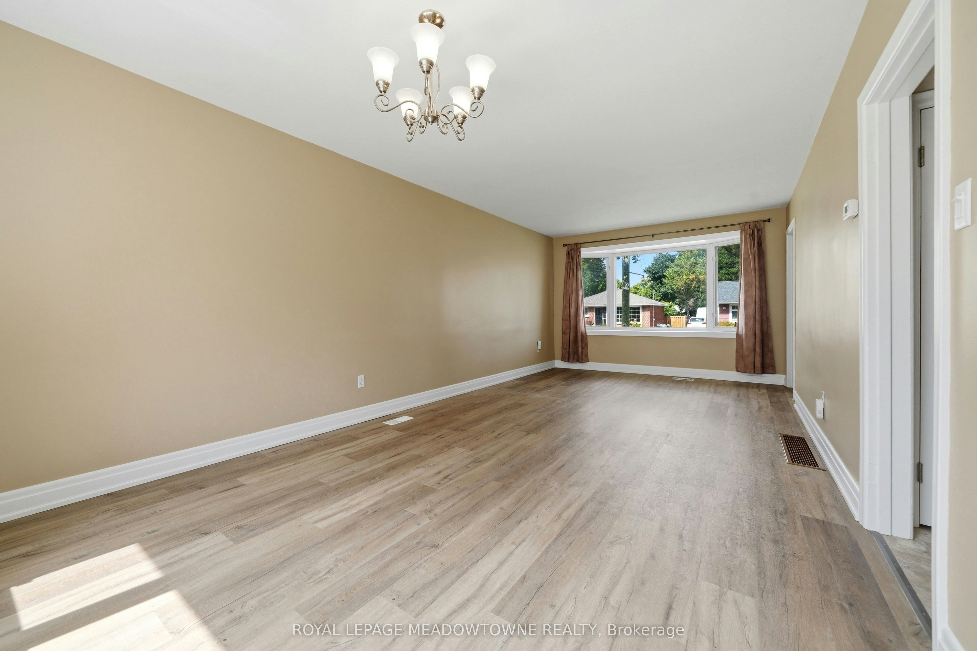 20 Delrex Boulevard, Halton Hills, ON, L7G 3X7 - 12