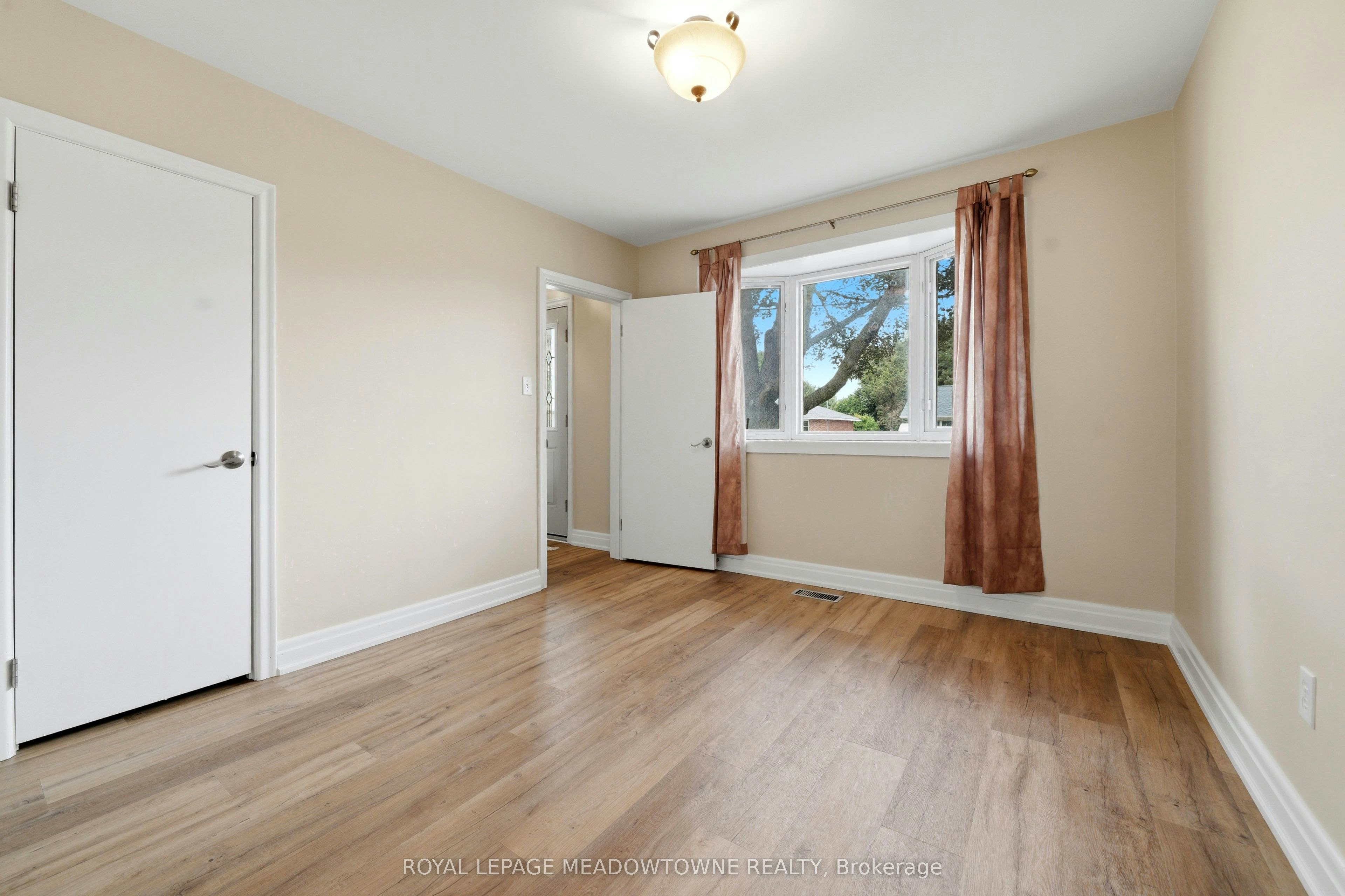20 Delrex Boulevard, Halton Hills, ON, L7G 3X7 - 18