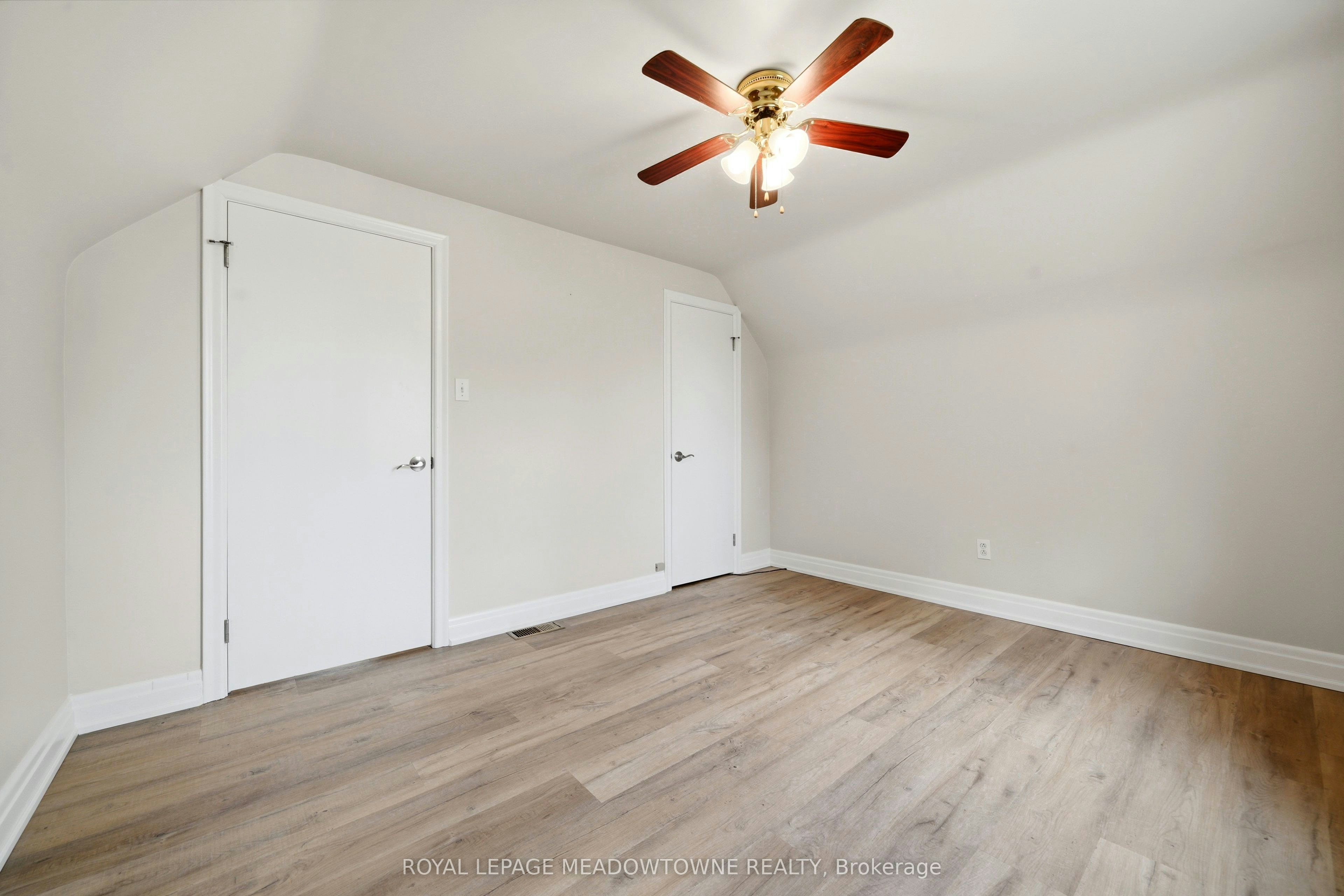 20 Delrex Boulevard, Halton Hills, ON, L7G 3X7 - 23