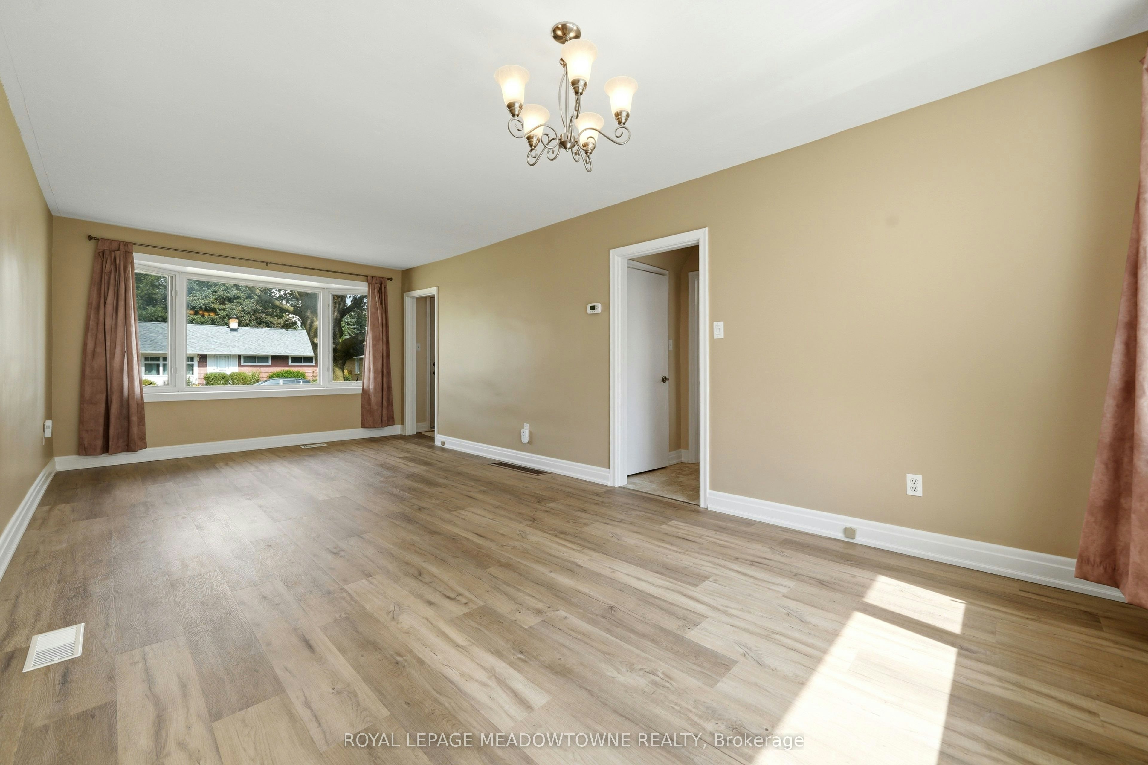 20 Delrex Boulevard, Halton Hills, ON, L7G 3X7 - 11