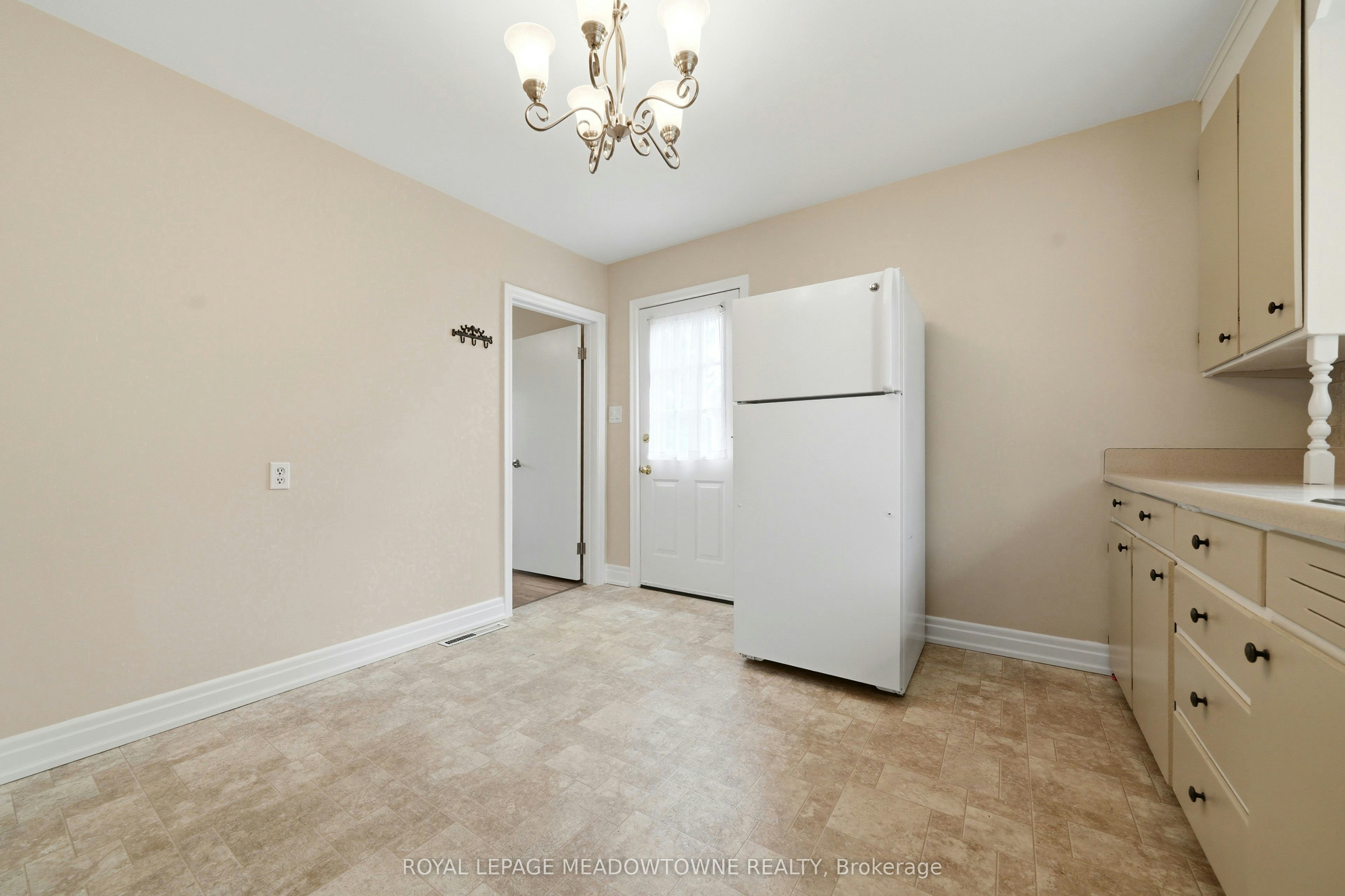 20 Delrex Boulevard, Halton Hills, ON, L7G 3X7 - 16