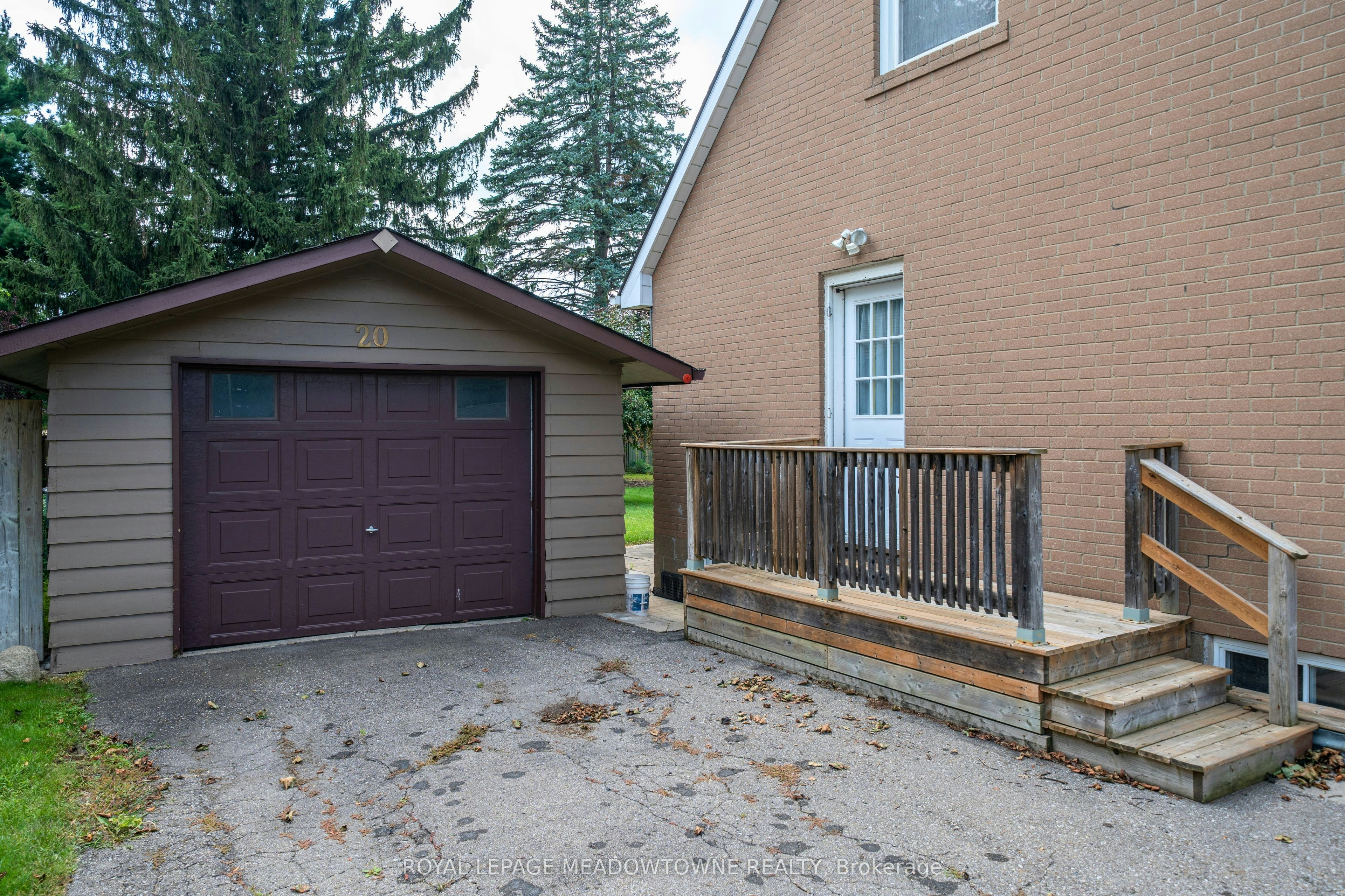 20 Delrex Boulevard, Halton Hills, ON, L7G 3X7 - 6