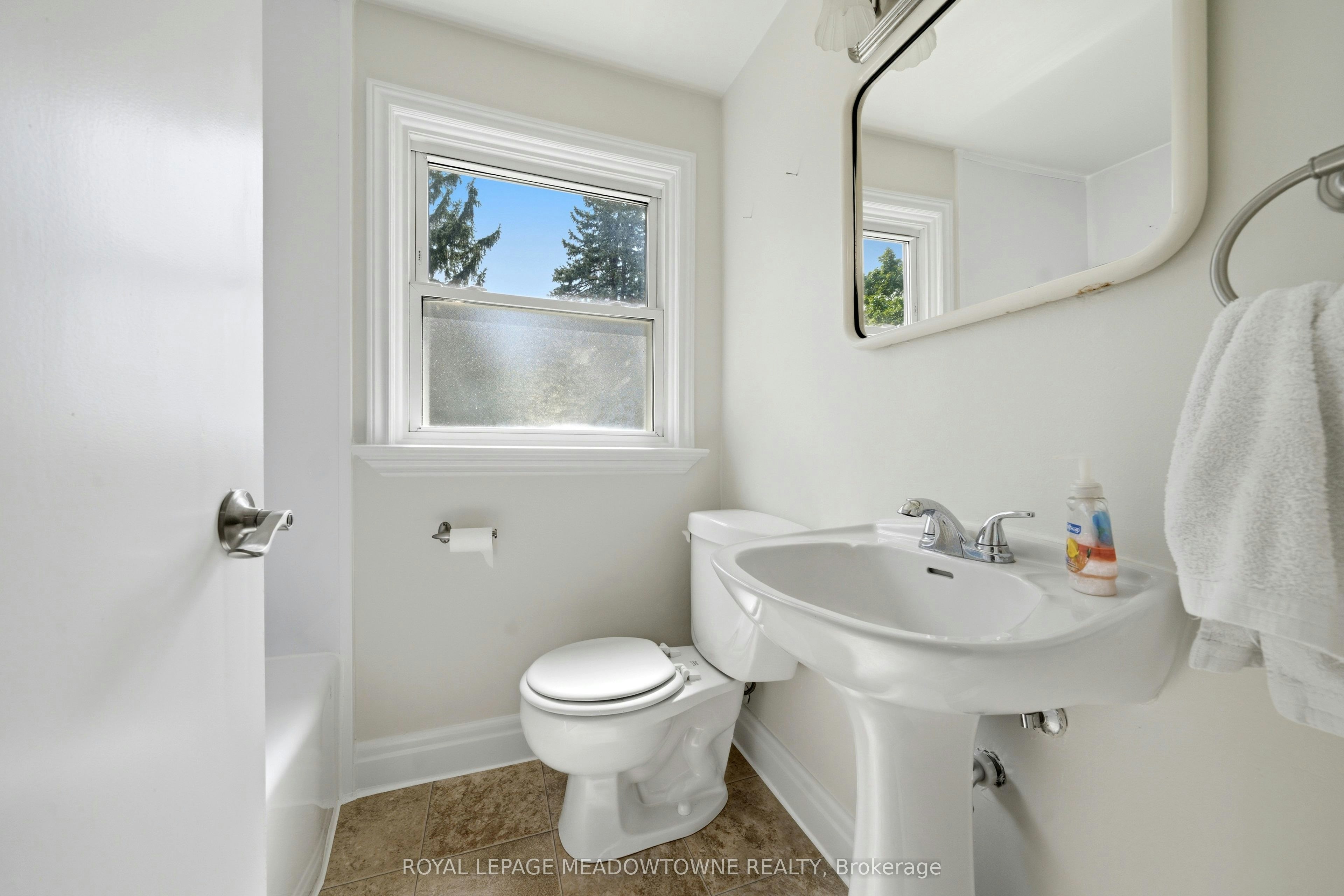 20 Delrex Boulevard, Halton Hills, ON, L7G 3X7 - 26