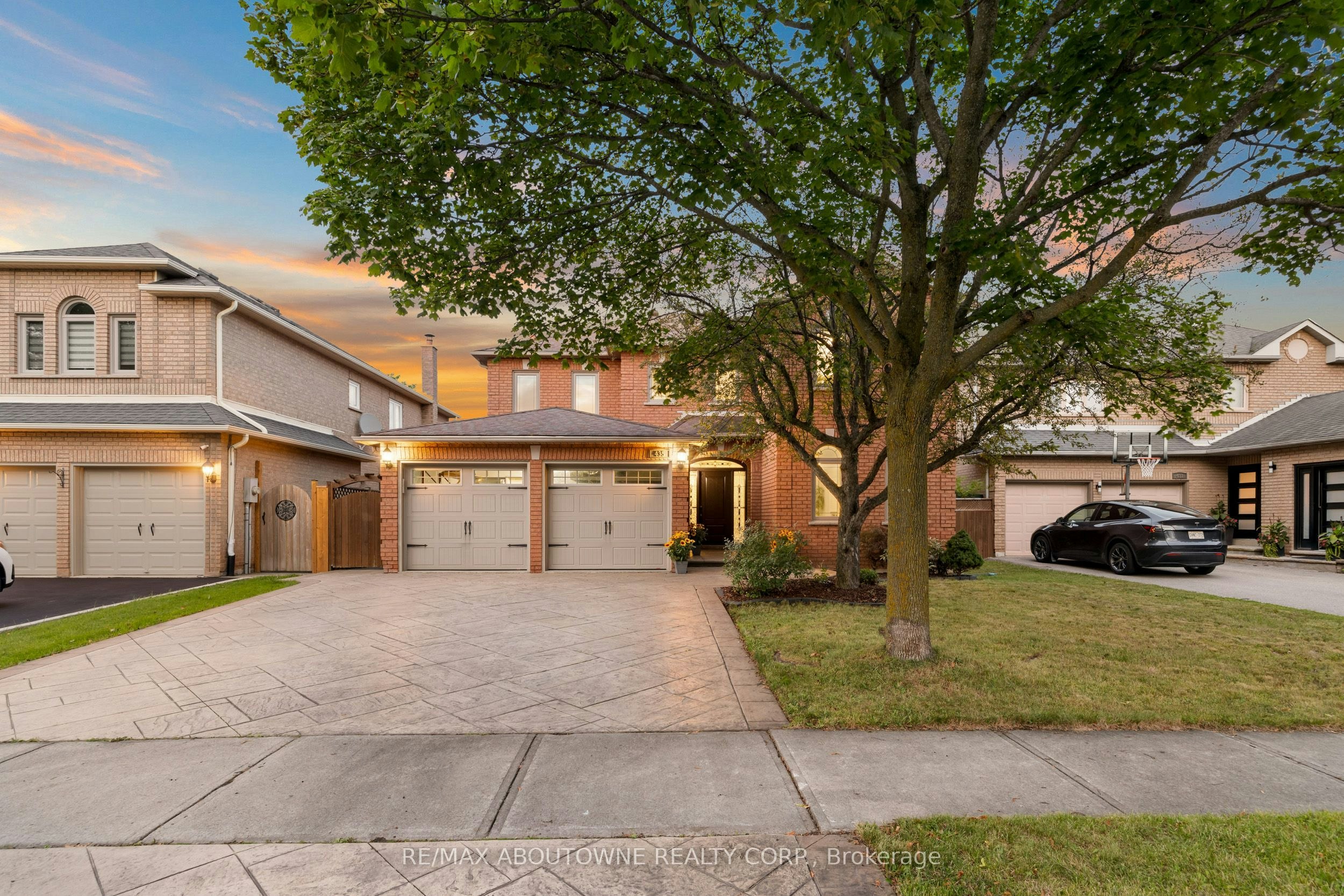 435 March Crescent, Oakville, ON, L6H 5X7
