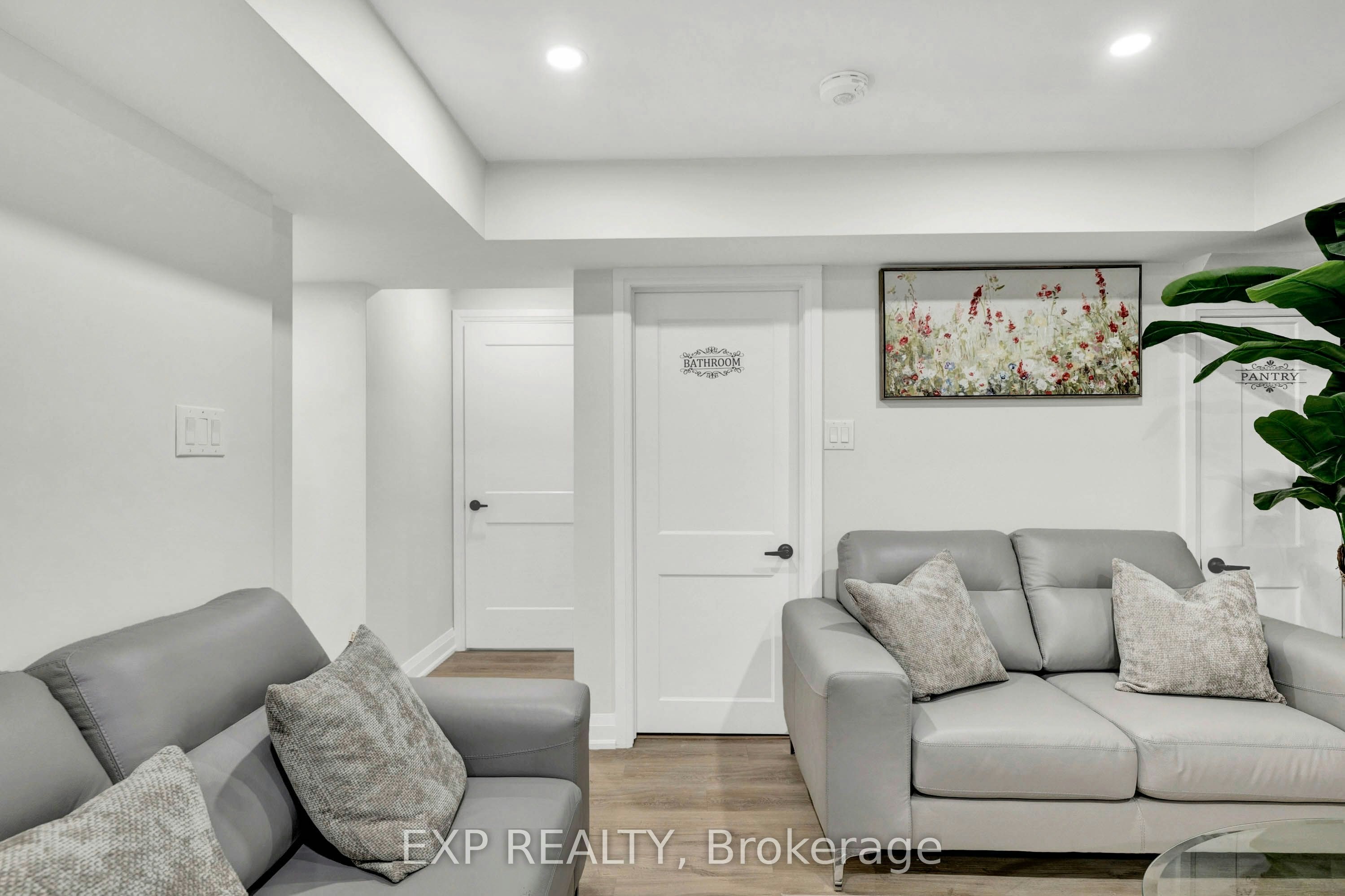 Unit B-448 Dougall Avenue, Caledon, ON, L7C 4A6 - 4
