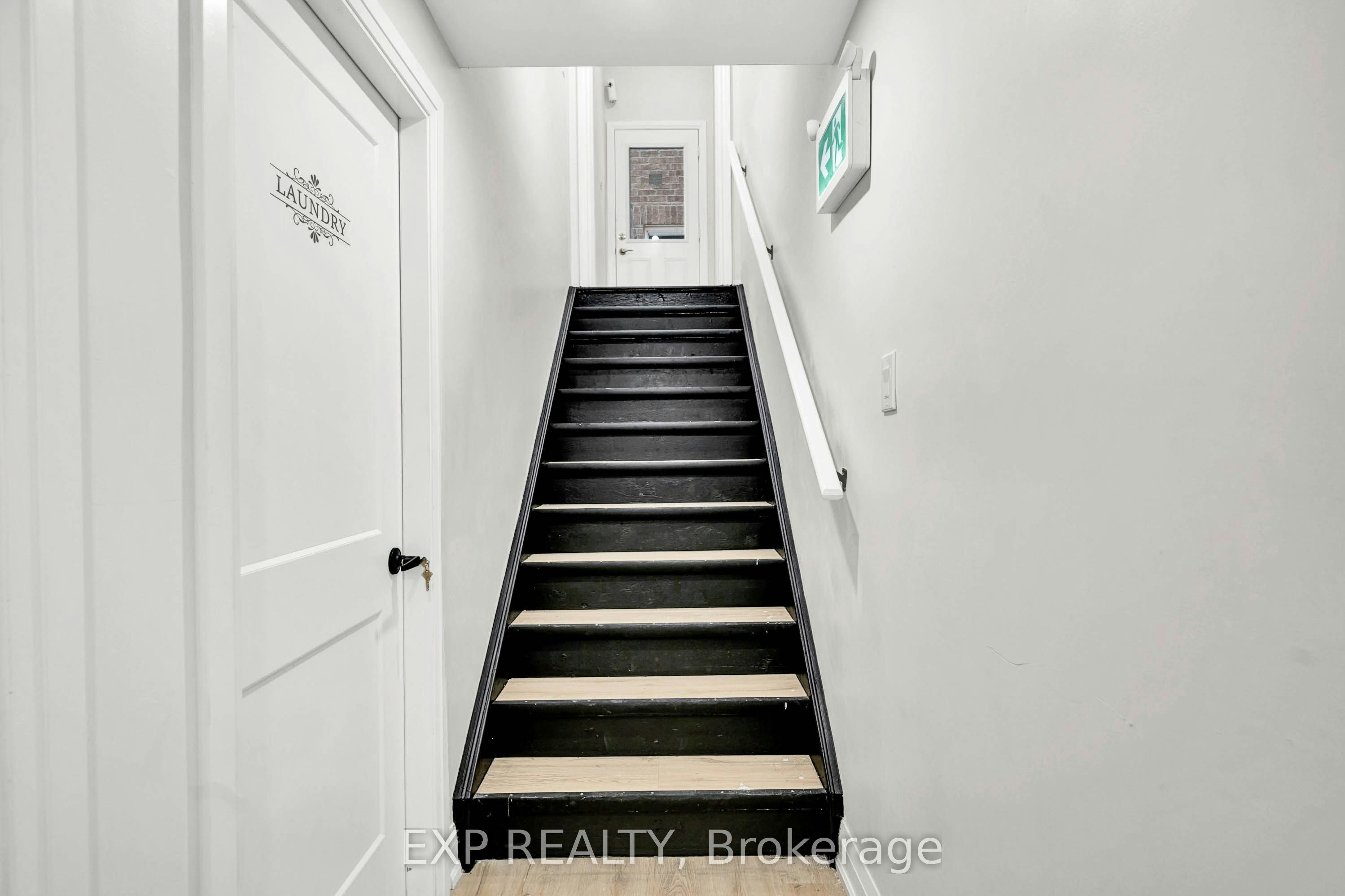 Unit B-448 Dougall Avenue, Caledon, ON, L7C 4A6 - 2