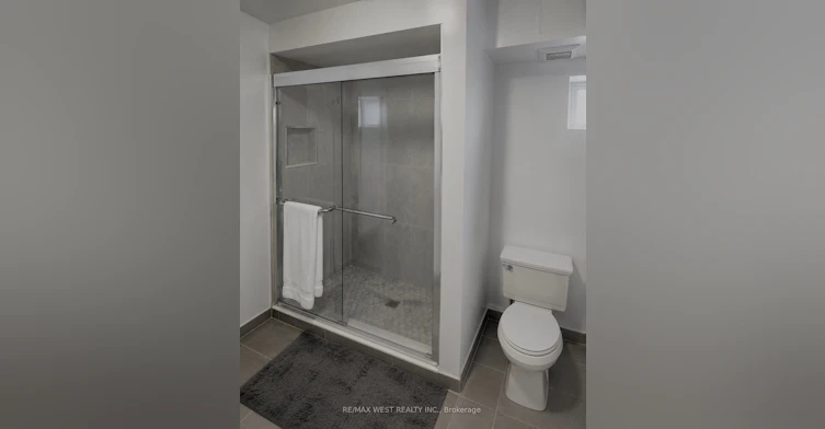 Lower-41 Westroyal Road, Toronto, ON, M9P 2C4 - 9