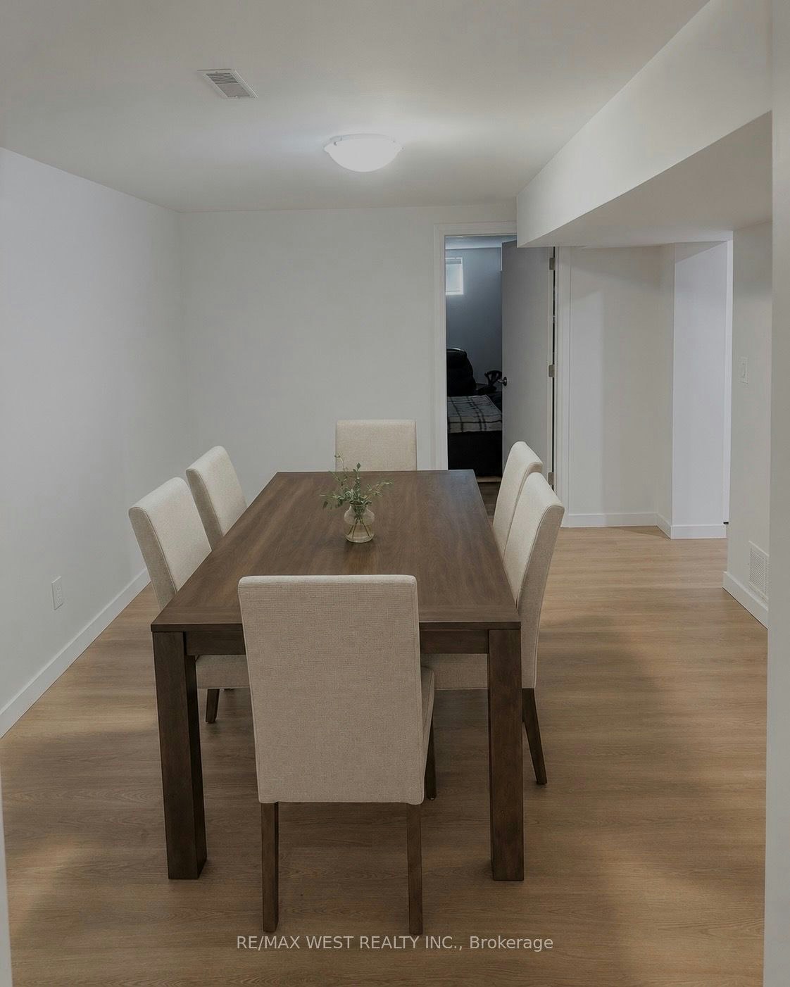 Lower-41 Westroyal Road, Toronto, ON, M9P 2C4 - 3