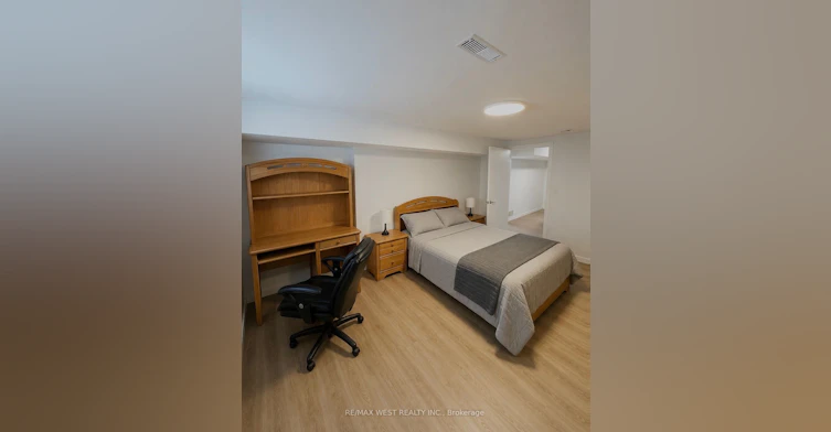 Lower-41 Westroyal Road, Toronto, ON, M9P 2C4 - 6