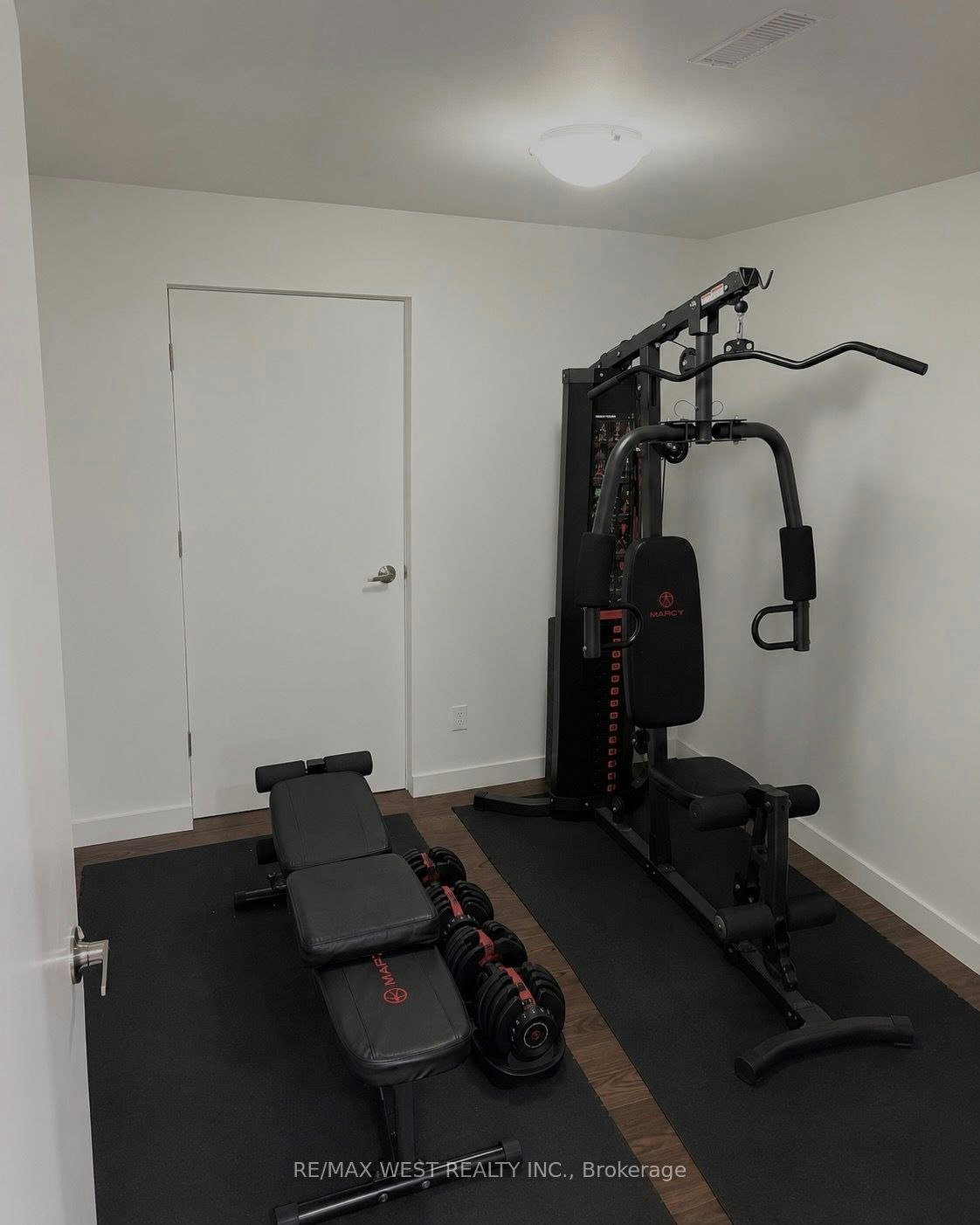 Lower-41 Westroyal Road, Toronto, ON, M9P 2C4 - 8