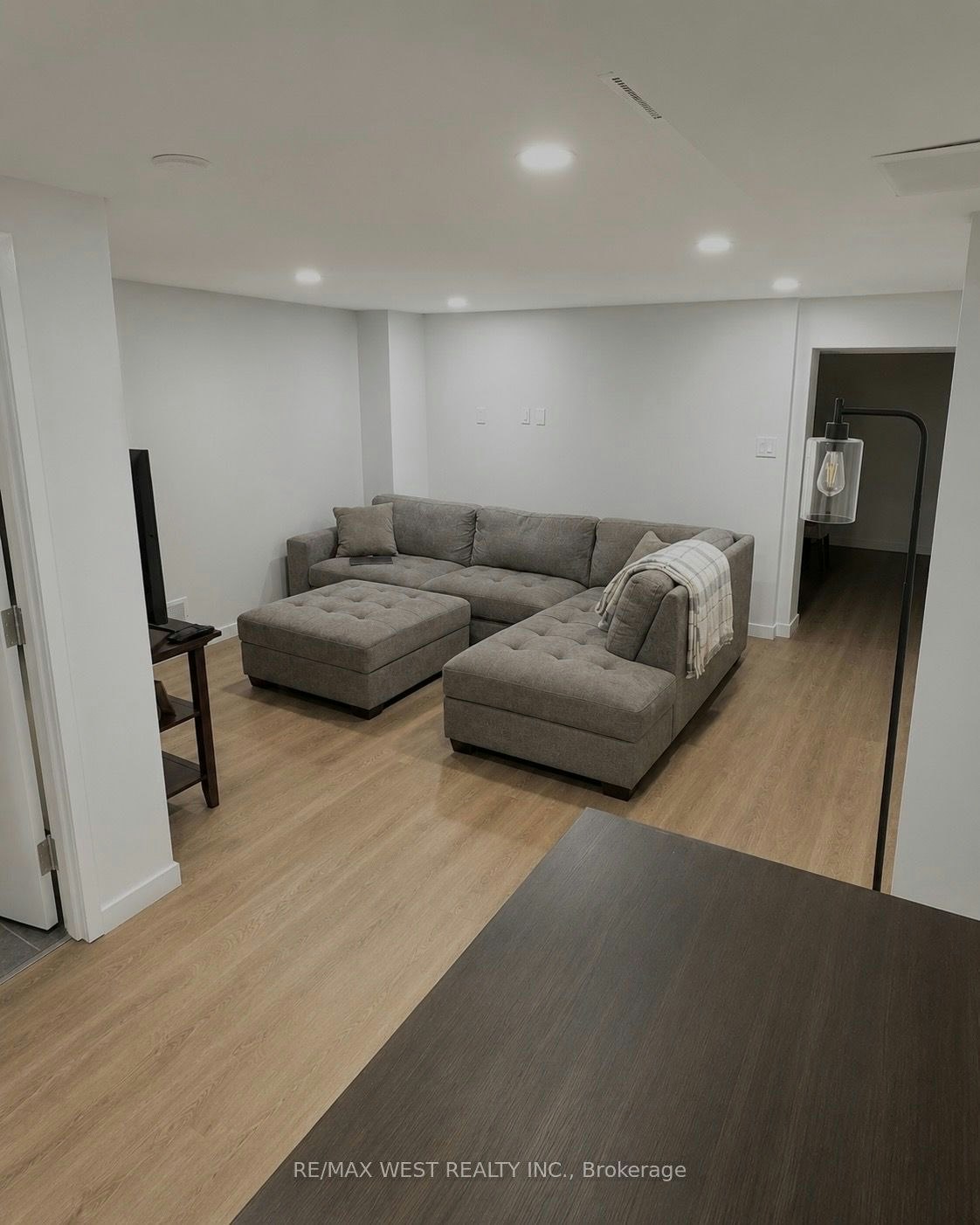 Lower-41 Westroyal Road, Toronto, ON, M9P 2C4