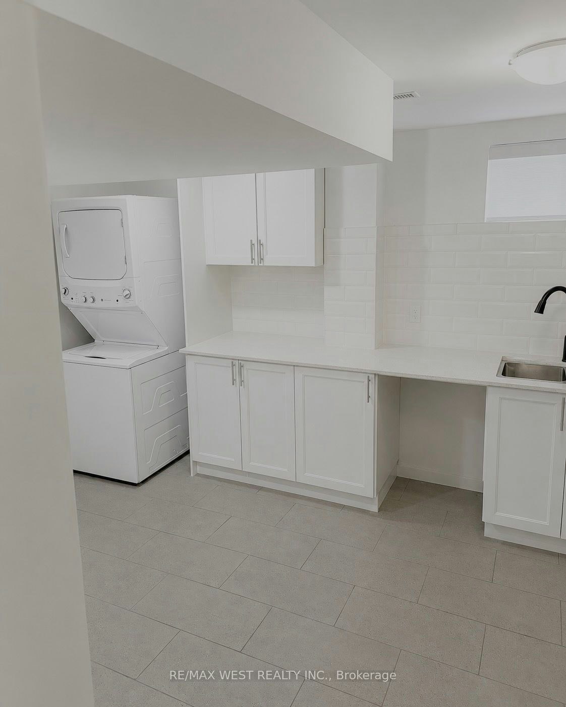 Lower-41 Westroyal Road, Toronto, ON, M9P 2C4 - 5