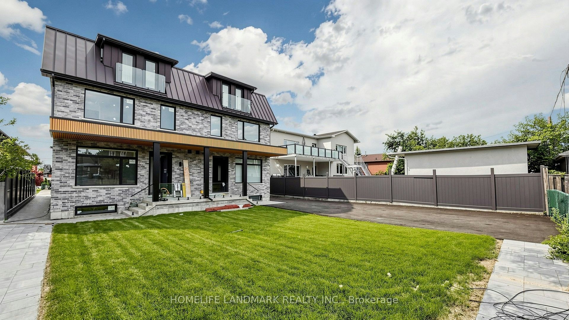 Unit D-750 Glengrove Avenue W, Toronto, ON, M6B 2J6 - 2