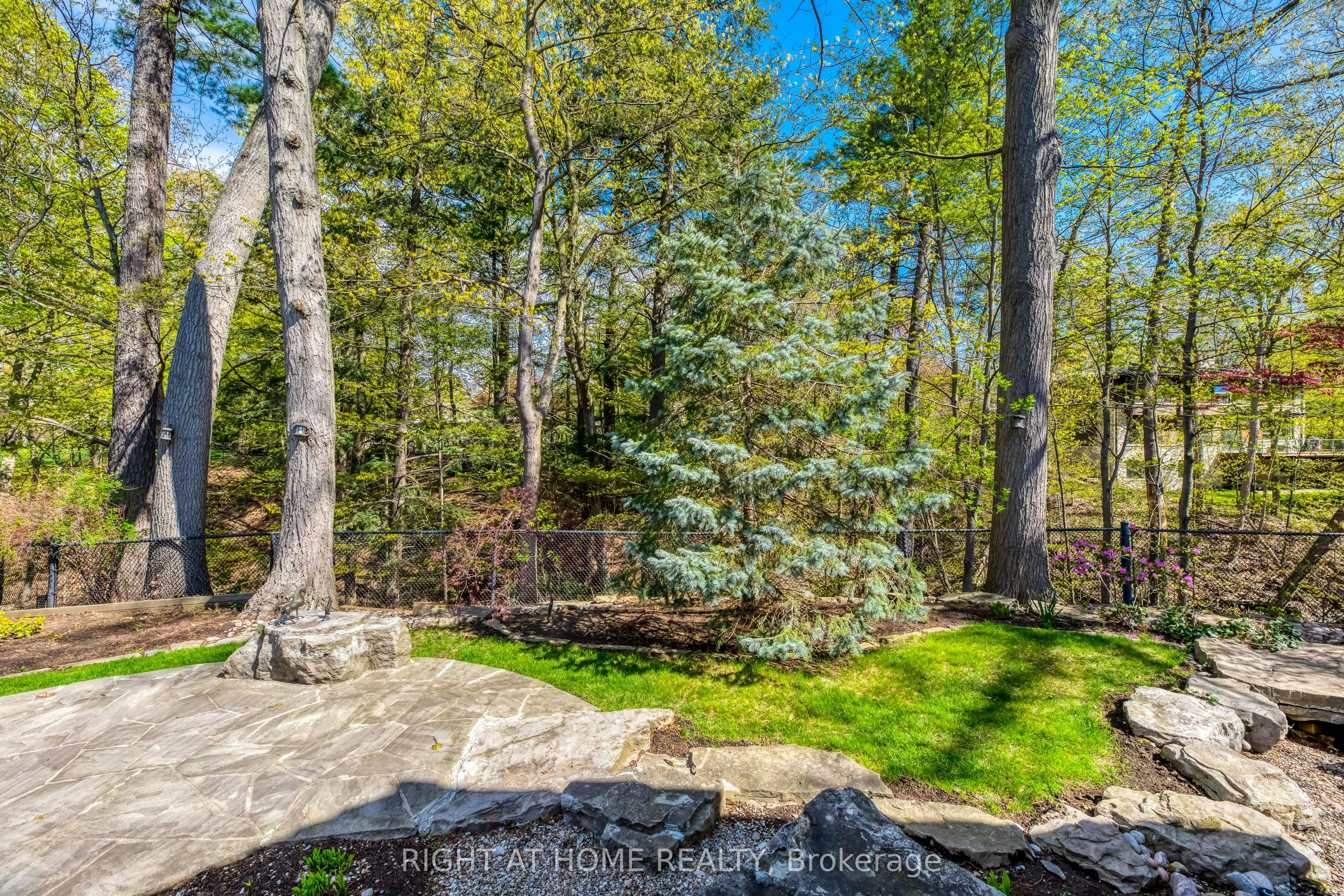 2175 Oneida Court, Mississauga, ON, L5C 4G5 - 32
