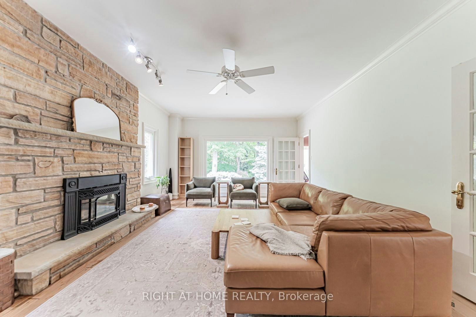 2175 Oneida Court, Mississauga, ON, L5C 4G5 - 9