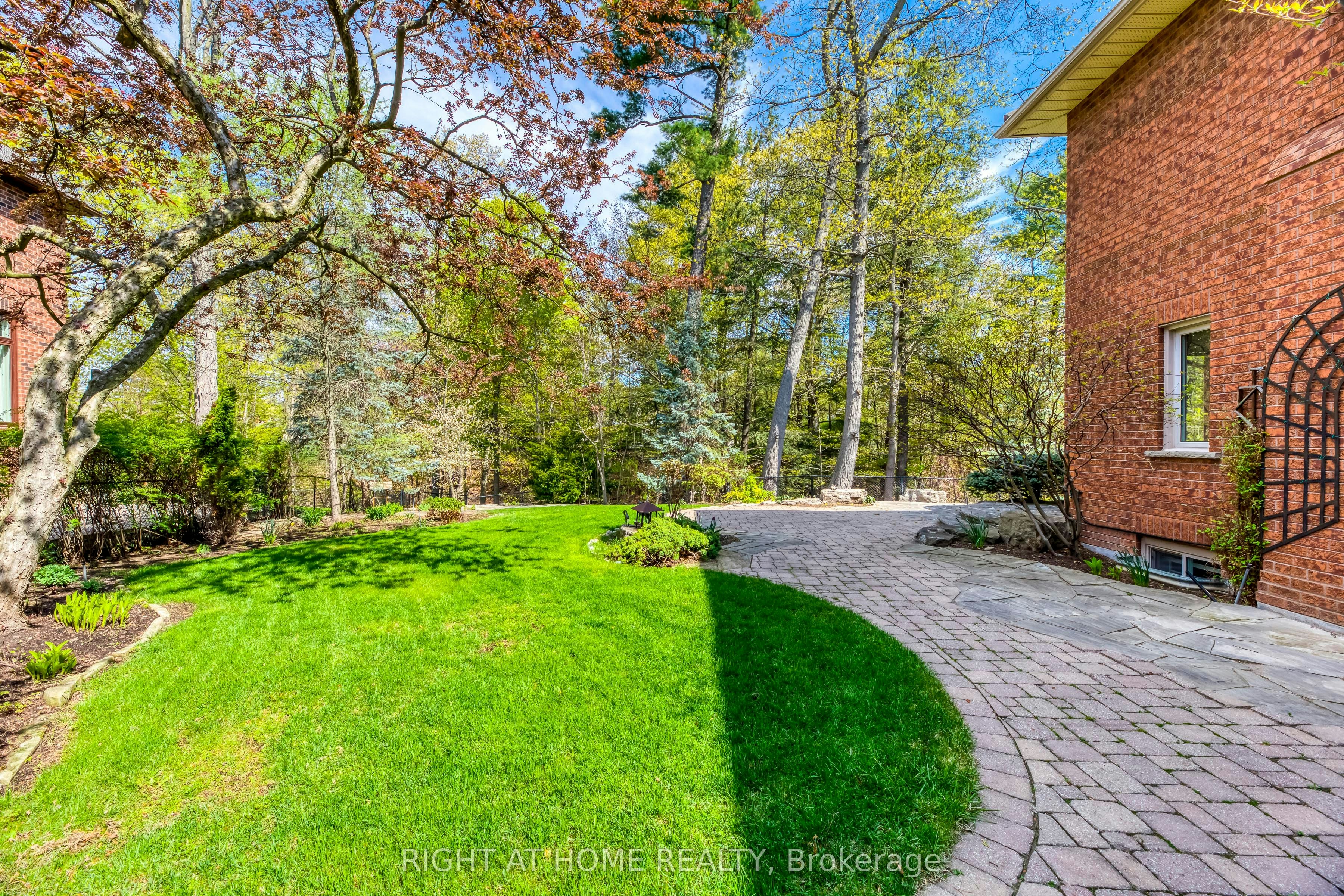 2175 Oneida Court, Mississauga, ON, L5C 4G5 - 37
