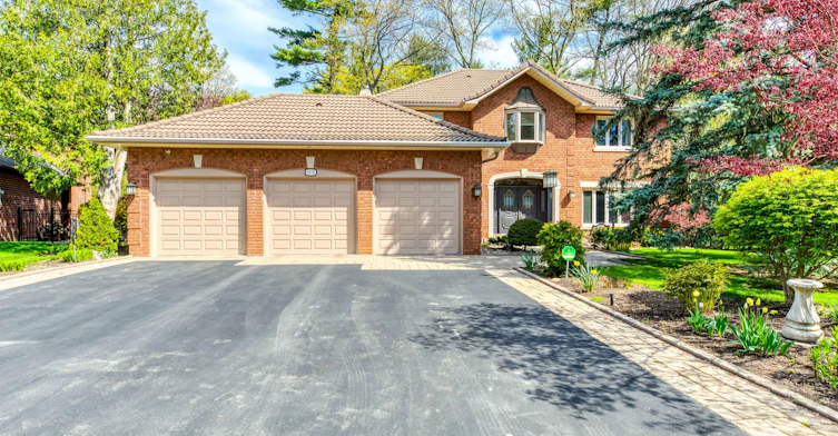 2175 Oneida Court, Mississauga, ON, L5C 4G5