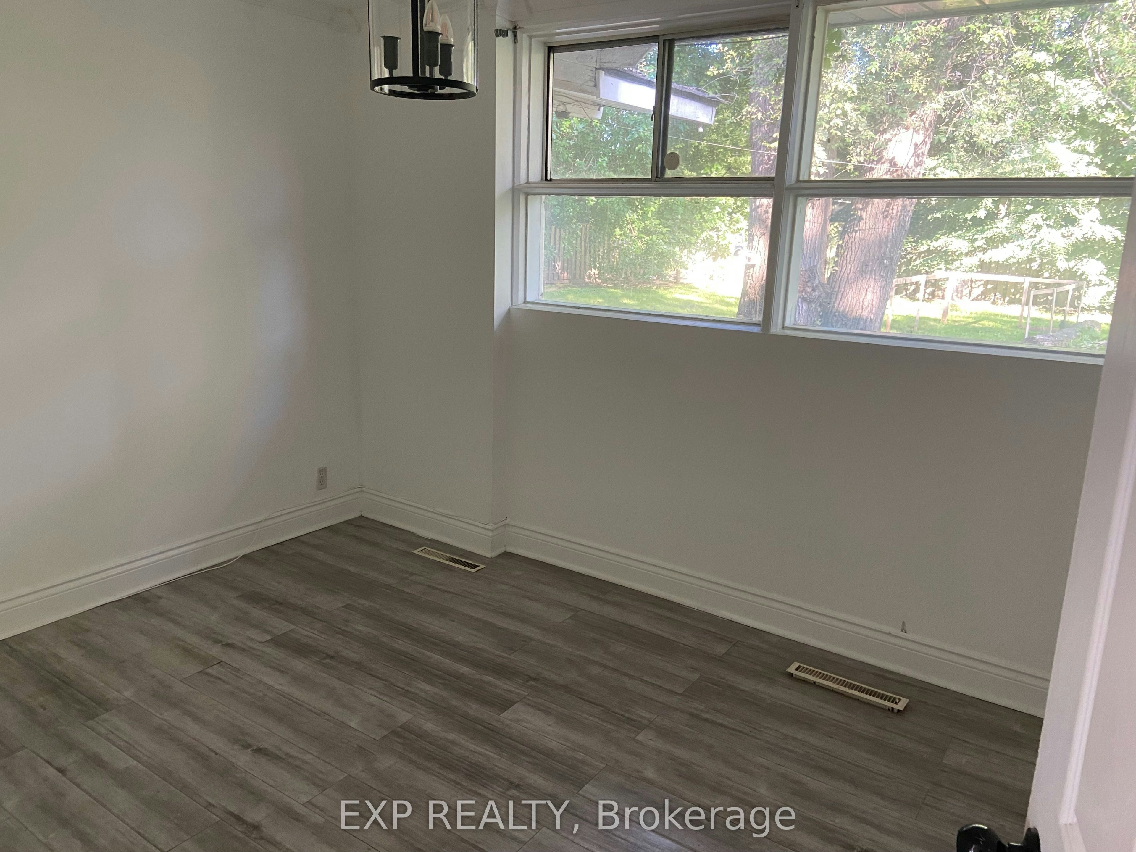210 South Service Road, Mississauga, ON, L5G 2S1 - 10