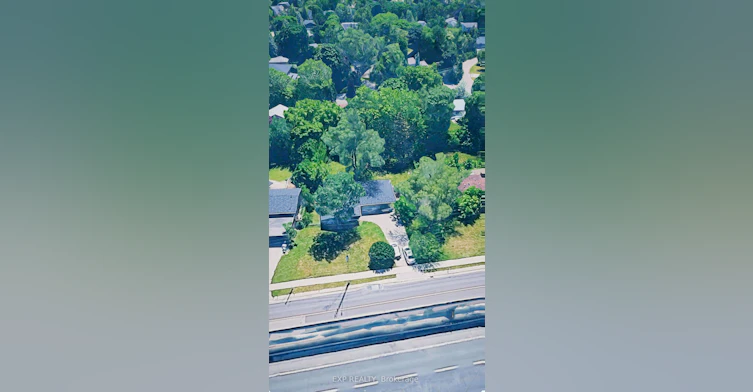 210 South Service Road, Mississauga, ON, L5G 2S1 - 17