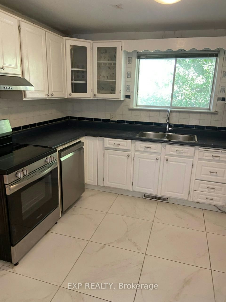 210 South Service Road, Mississauga, ON, L5G 2S1 - 5