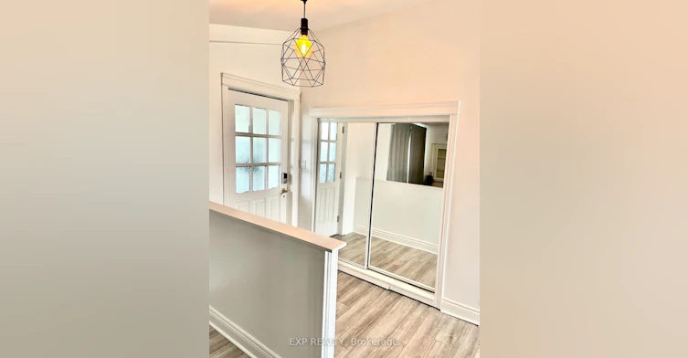 210 South Service Road, Mississauga, ON, L5G 2S1 - 2