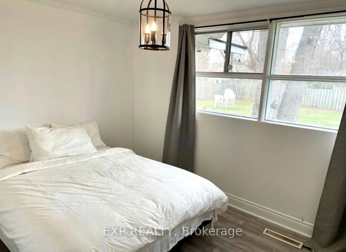 210 South Service Road, Mississauga, ON, L5G 2S1 - 11