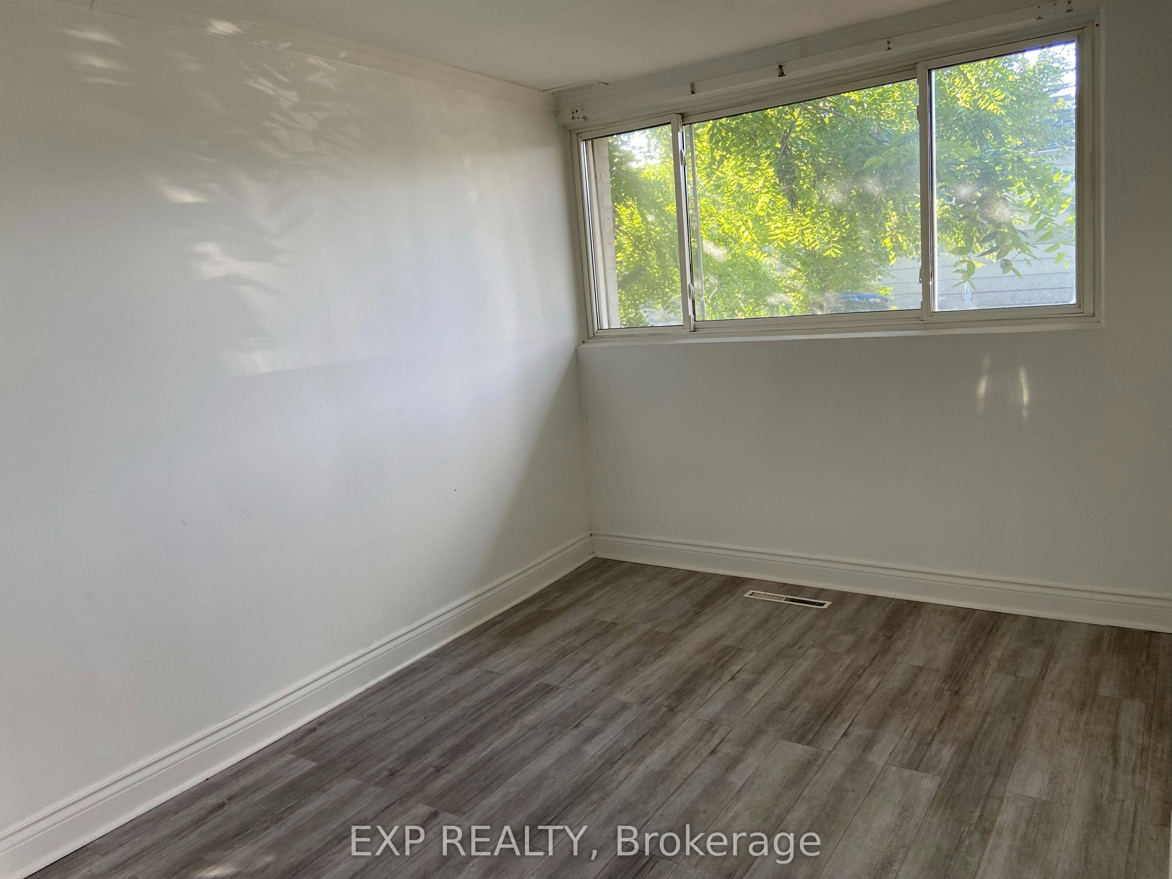 210 South Service Road, Mississauga, ON, L5G 2S1 - 12