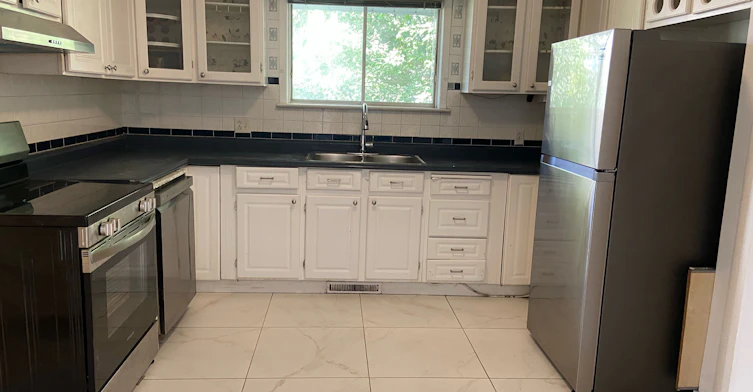 210 South Service Road, Mississauga, ON, L5G 2S1 - 4