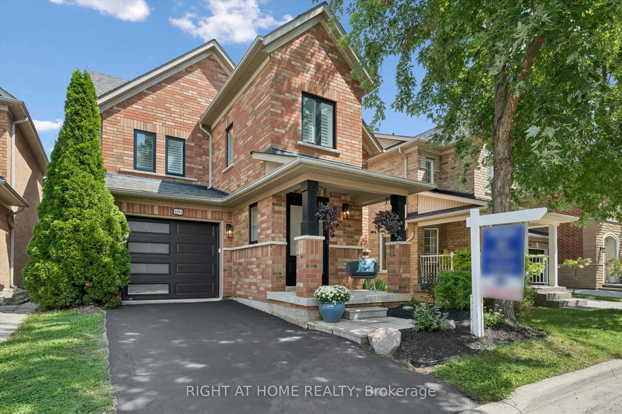 2294 Seton Crescent, Burlington, ON, L7L 6Y4