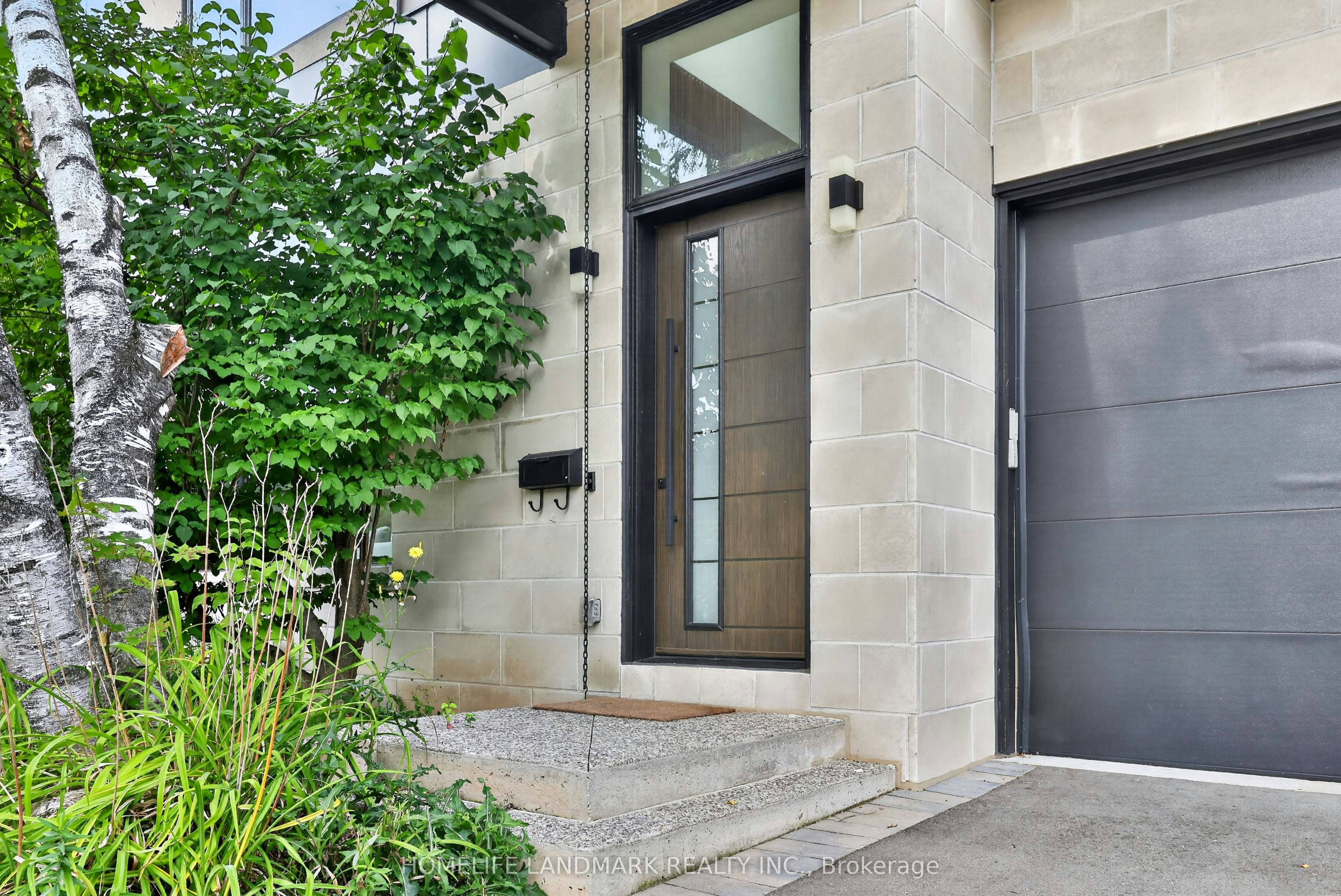 6423 Dunray Crescent, Mississauga, ON, L5N 1E7 - 2