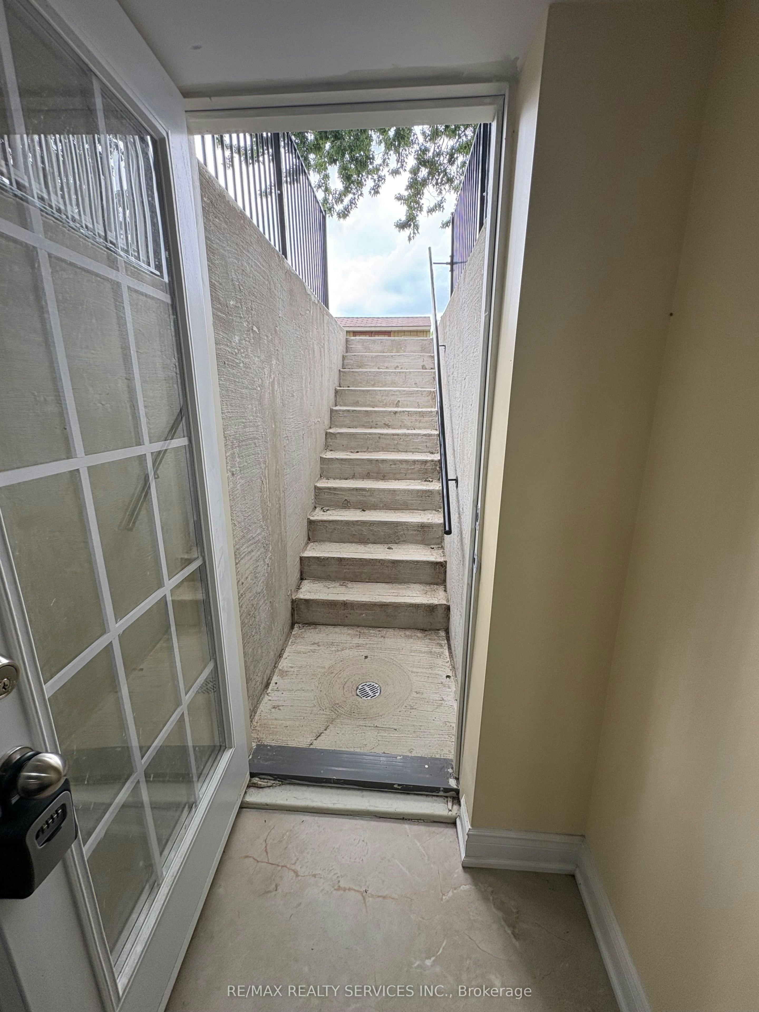 Basement-60 Newbridge Crescent, Brampton, ON, L6S 4B3 - 2