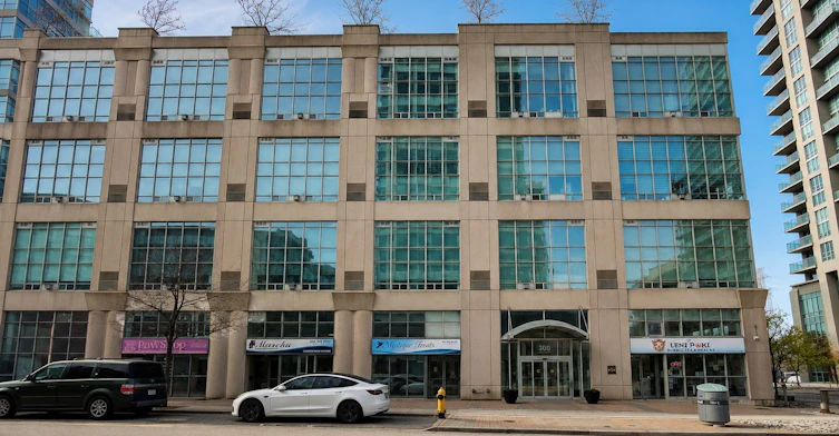 215-300 Manitoba Street, Toronto, ON, M8Y 4G6
